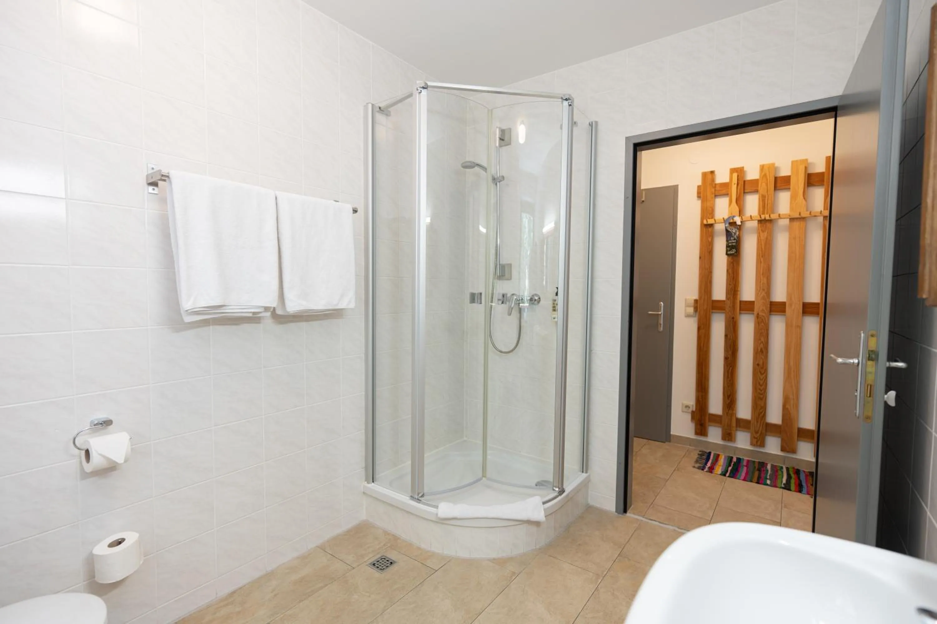 Shower in Heimat - Das Natur Resort