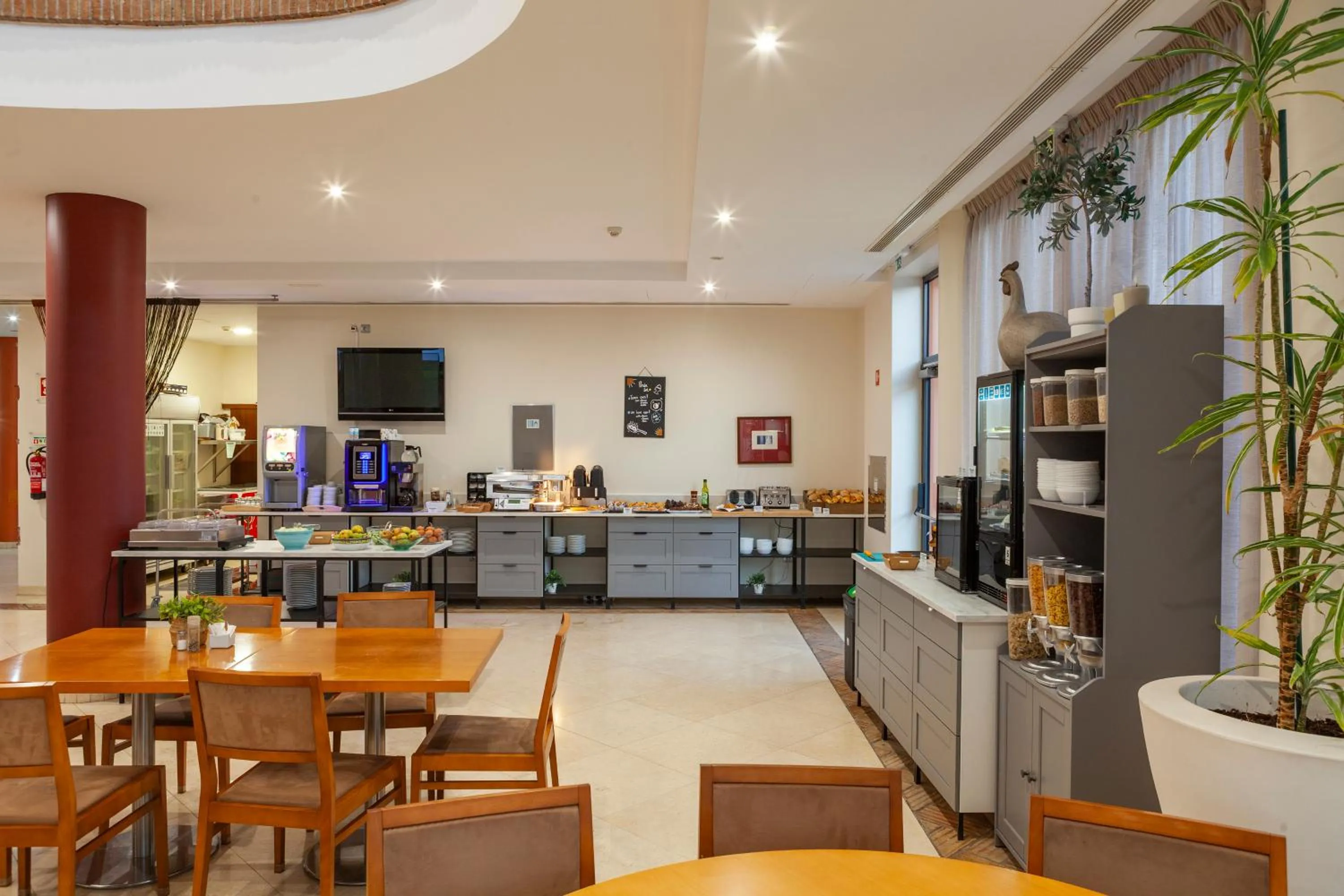 Buffet breakfast in Hotel Praia Sol