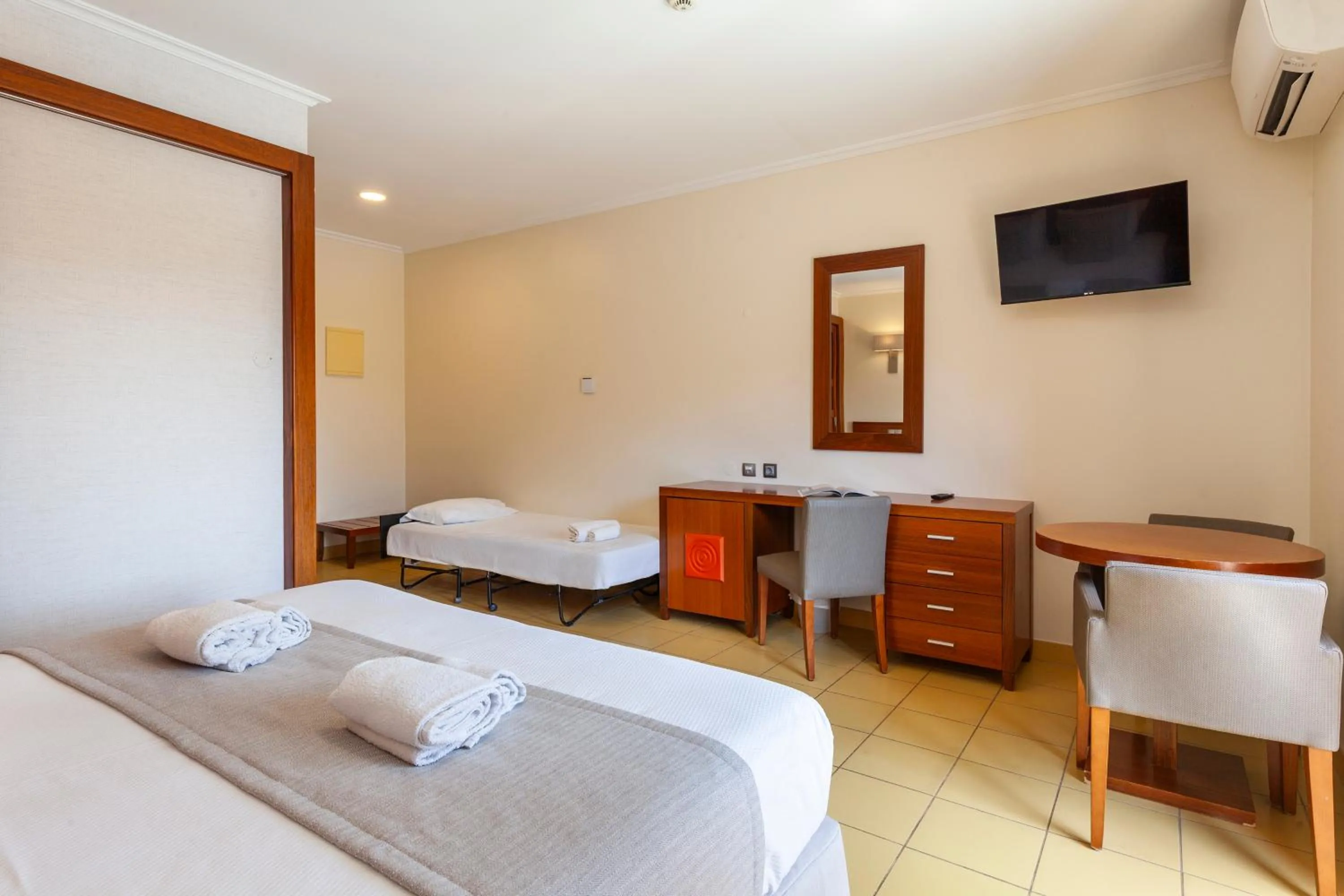 Bed in Hotel Praia Sol