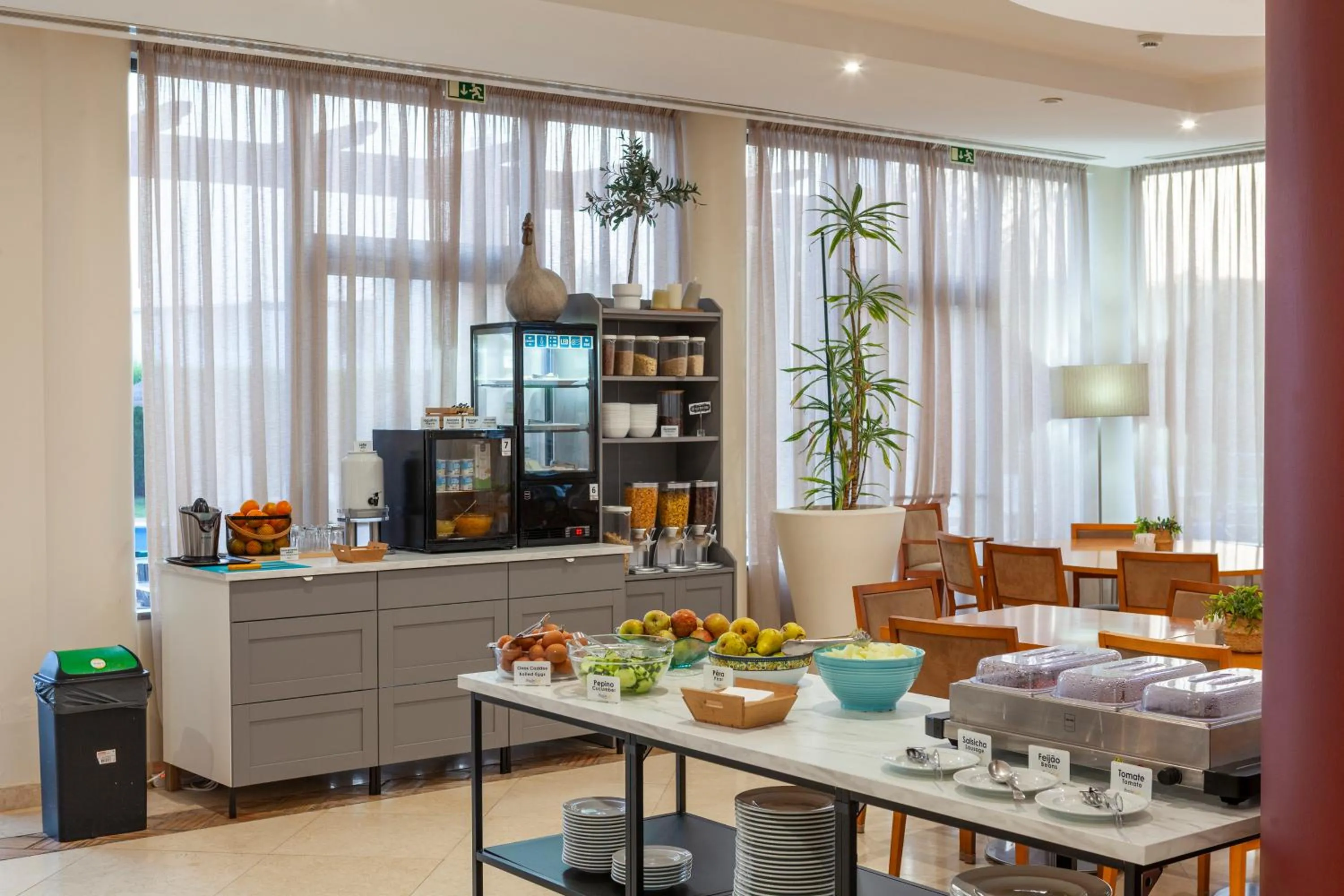 Buffet breakfast in Hotel Praia Sol