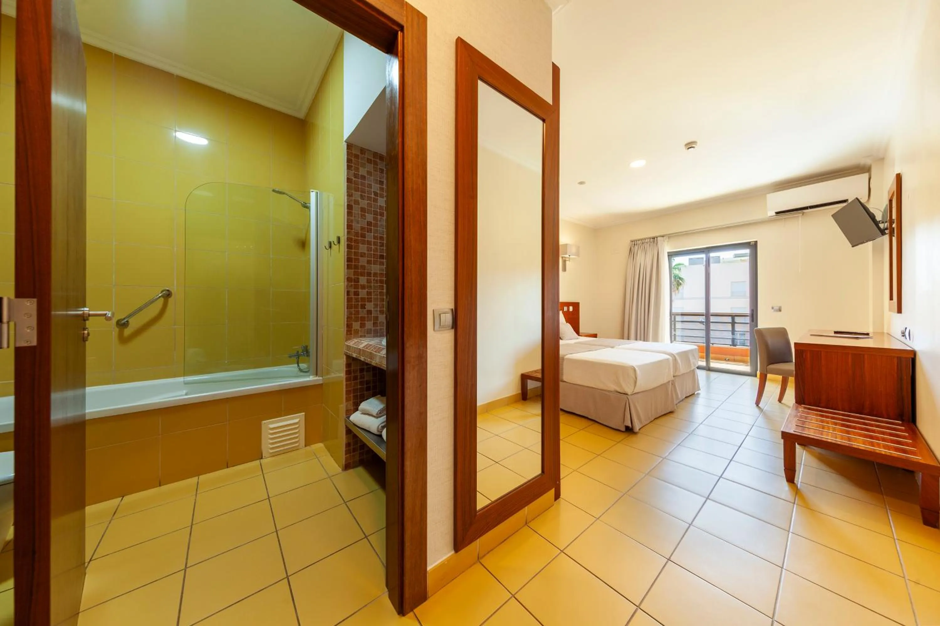 Bed in Hotel Praia Sol