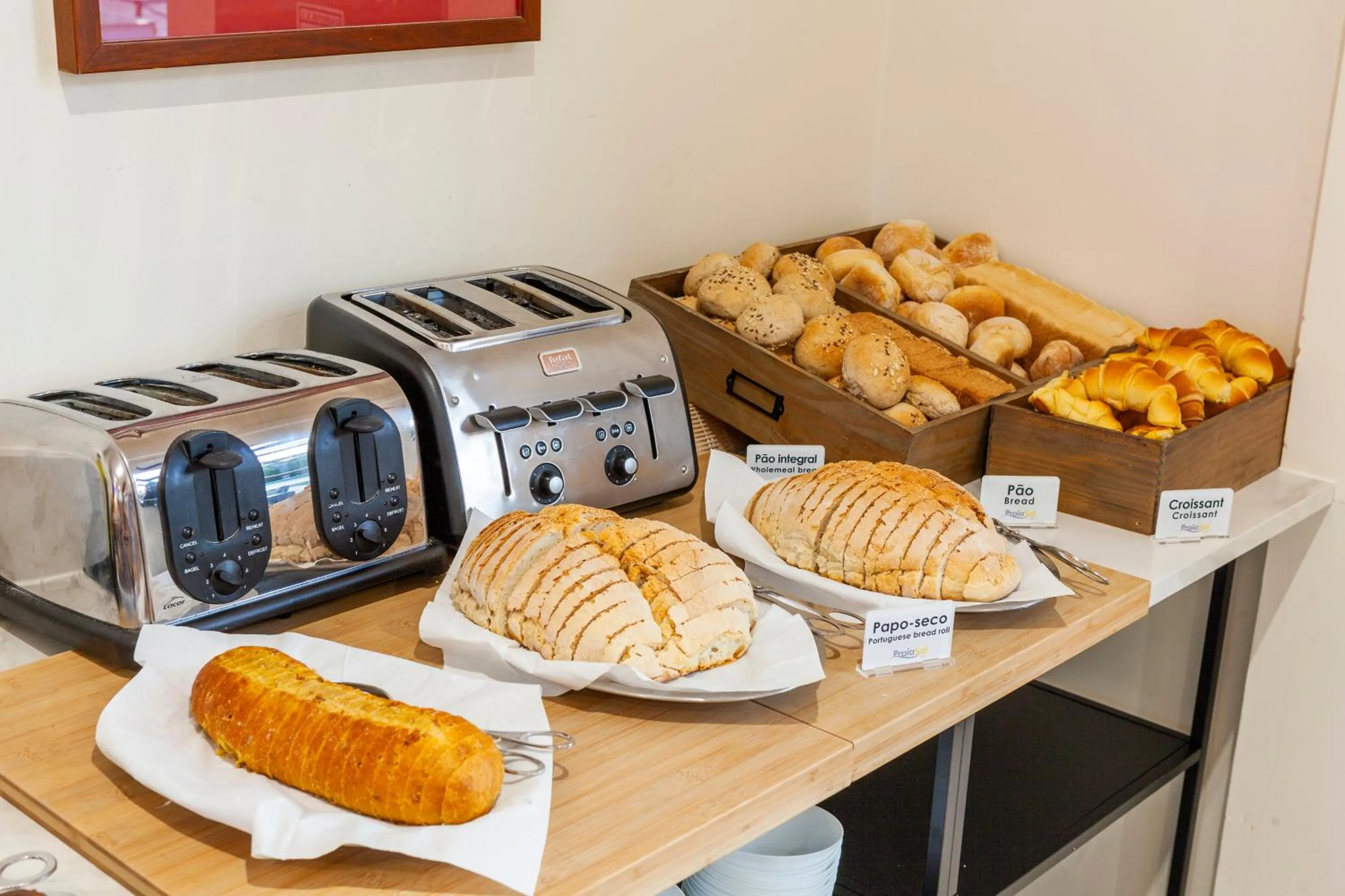 Buffet breakfast in Hotel Praia Sol