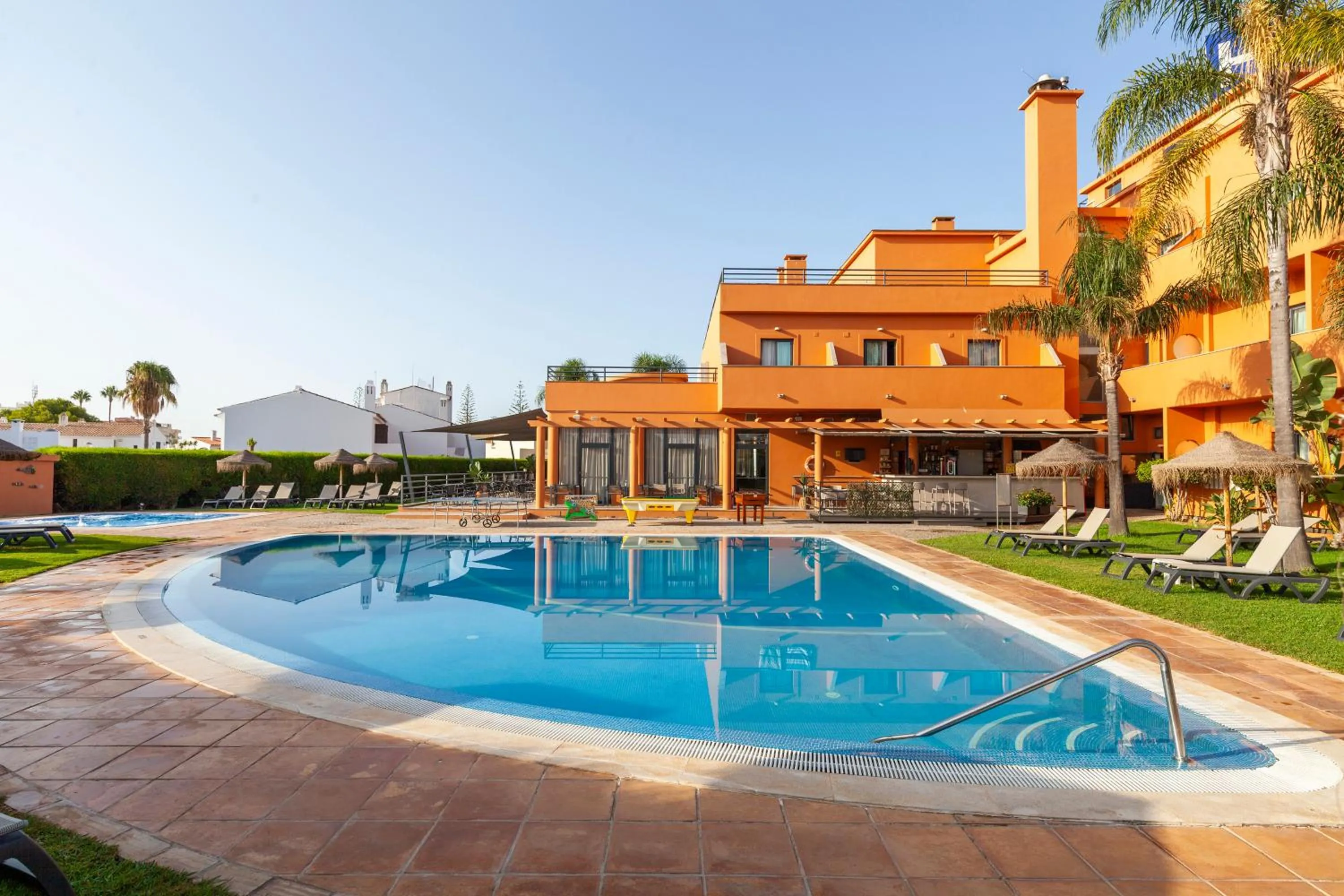 Swimming pool in Hotel Praia Sol