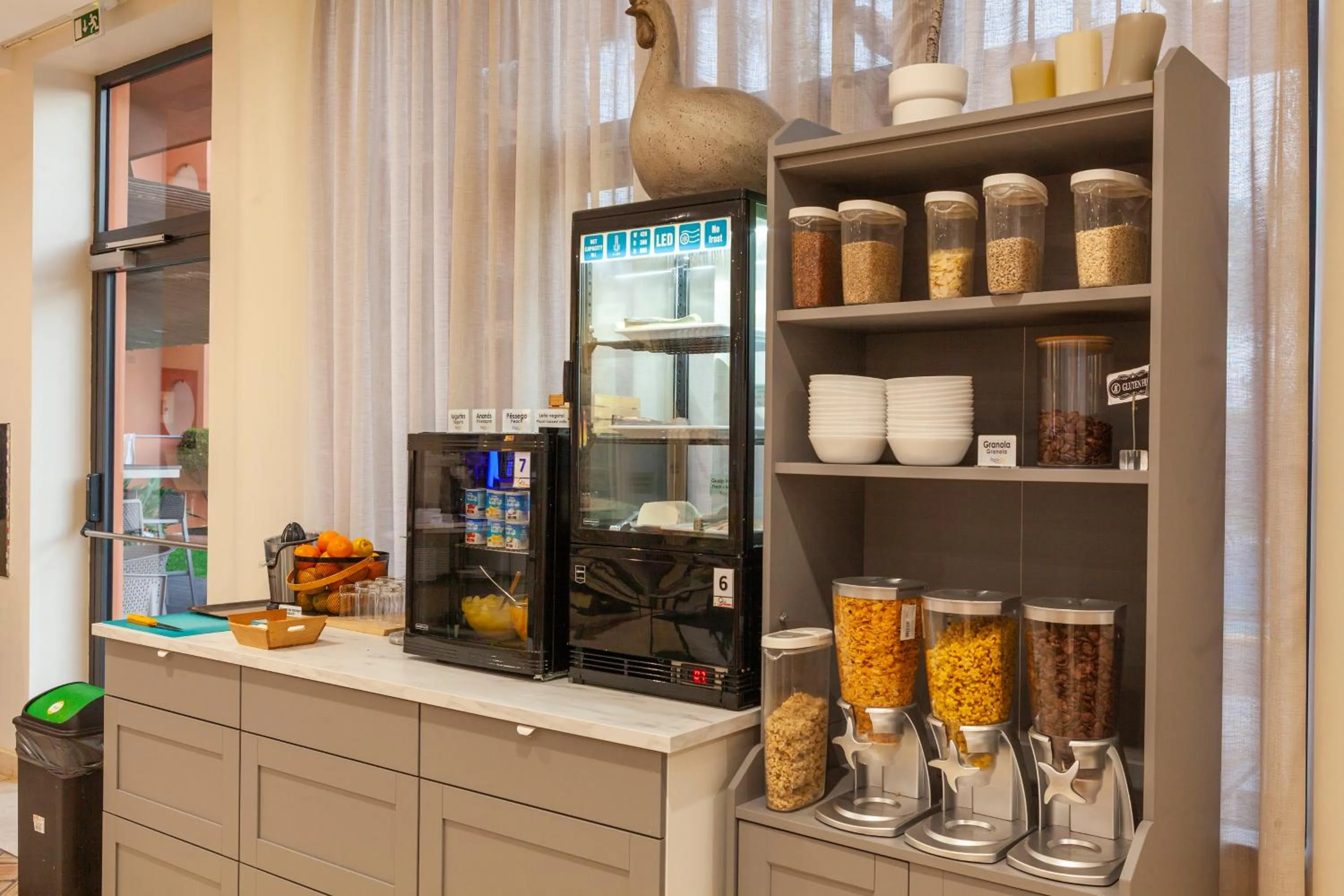 Buffet breakfast in Hotel Praia Sol