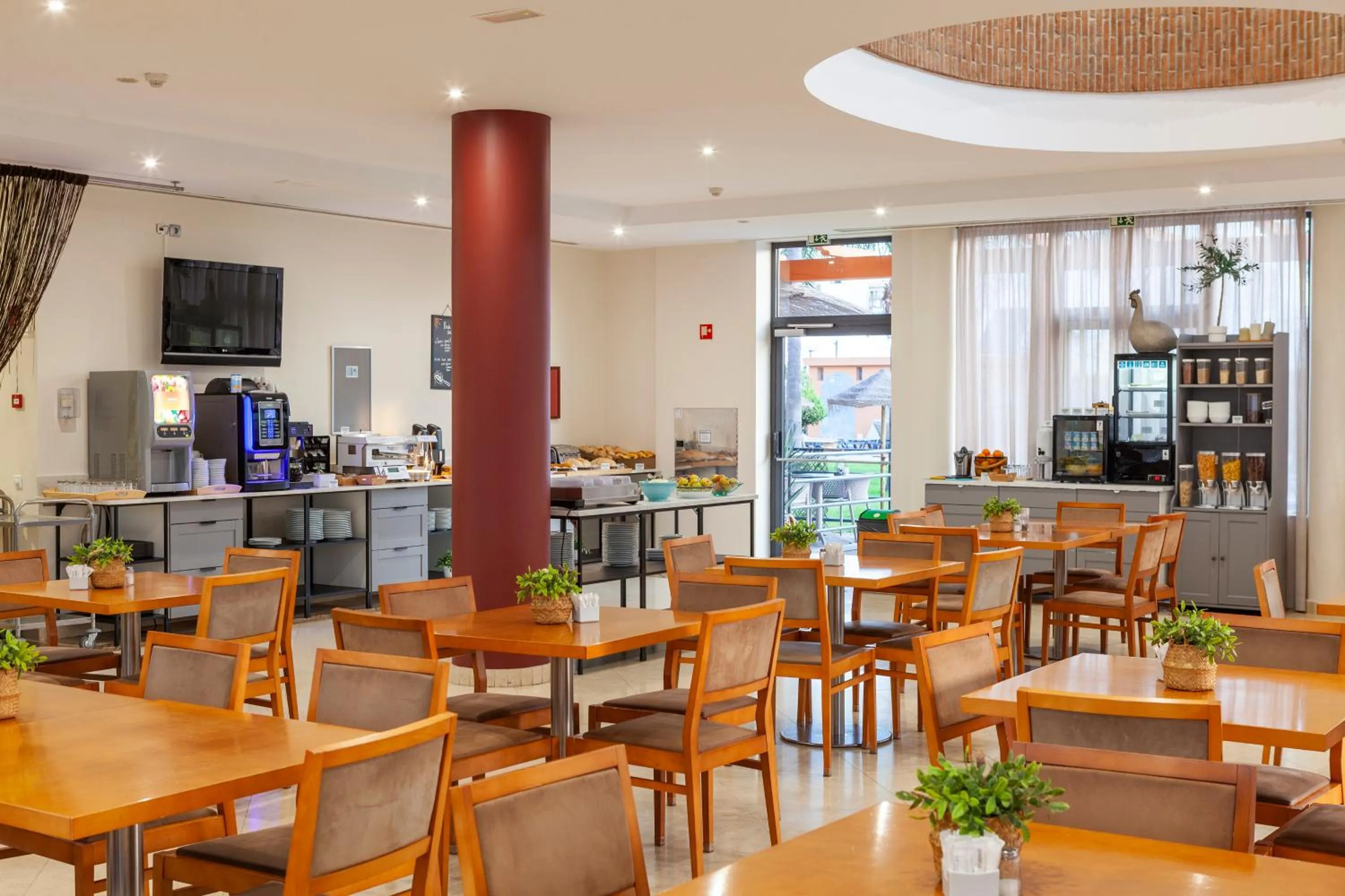 Buffet breakfast in Hotel Praia Sol