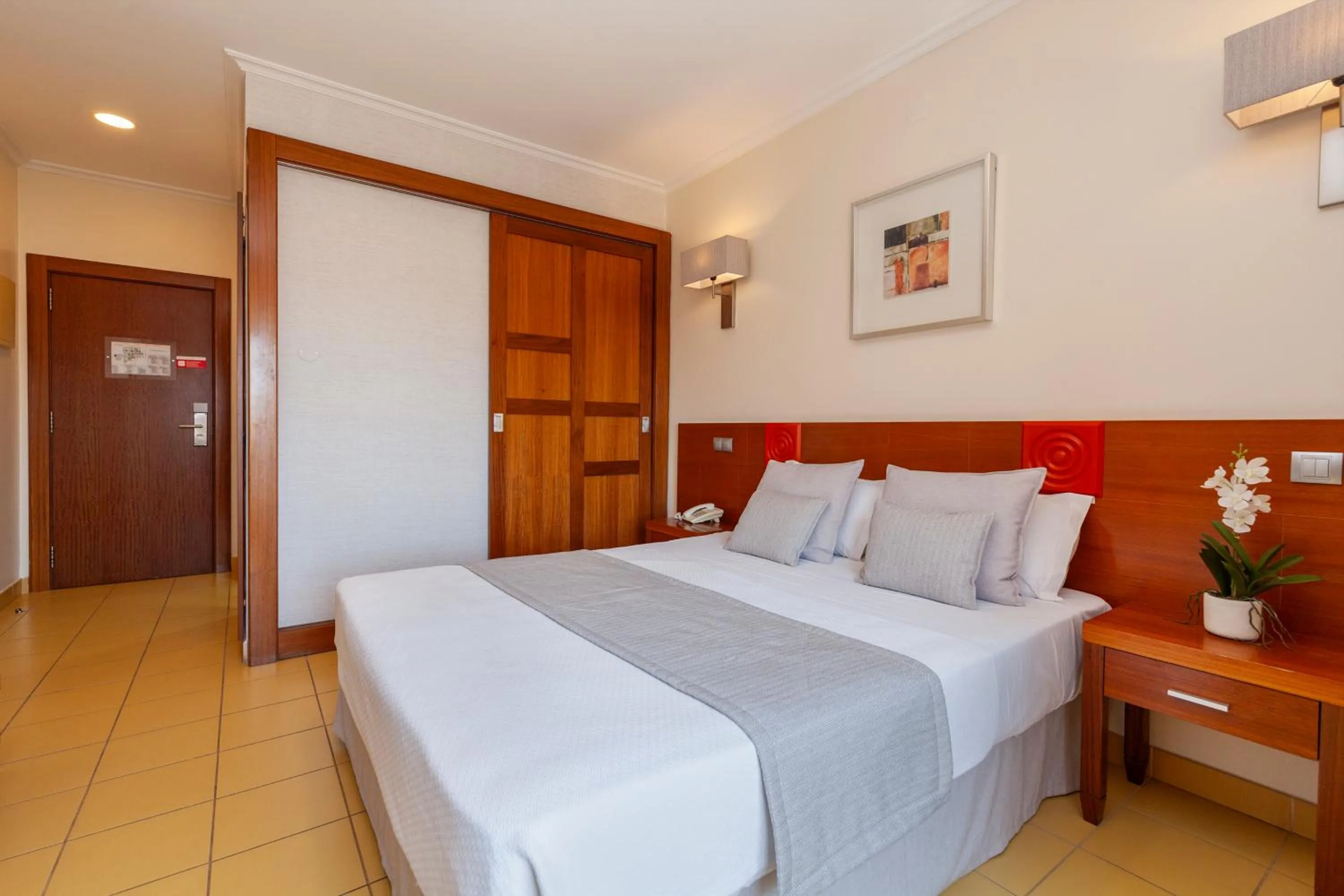 Bed in Hotel Praia Sol