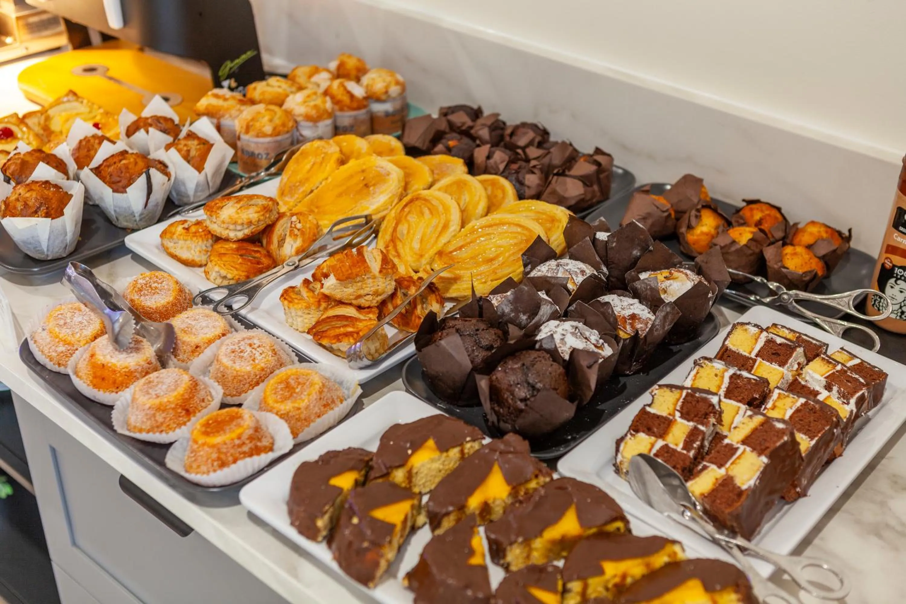 Buffet breakfast in Hotel Praia Sol