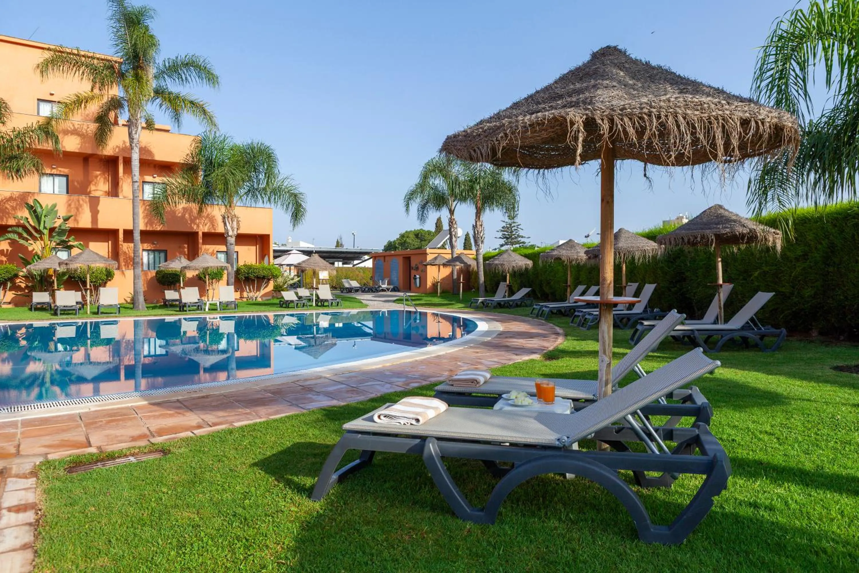 Swimming pool in Hotel Praia Sol