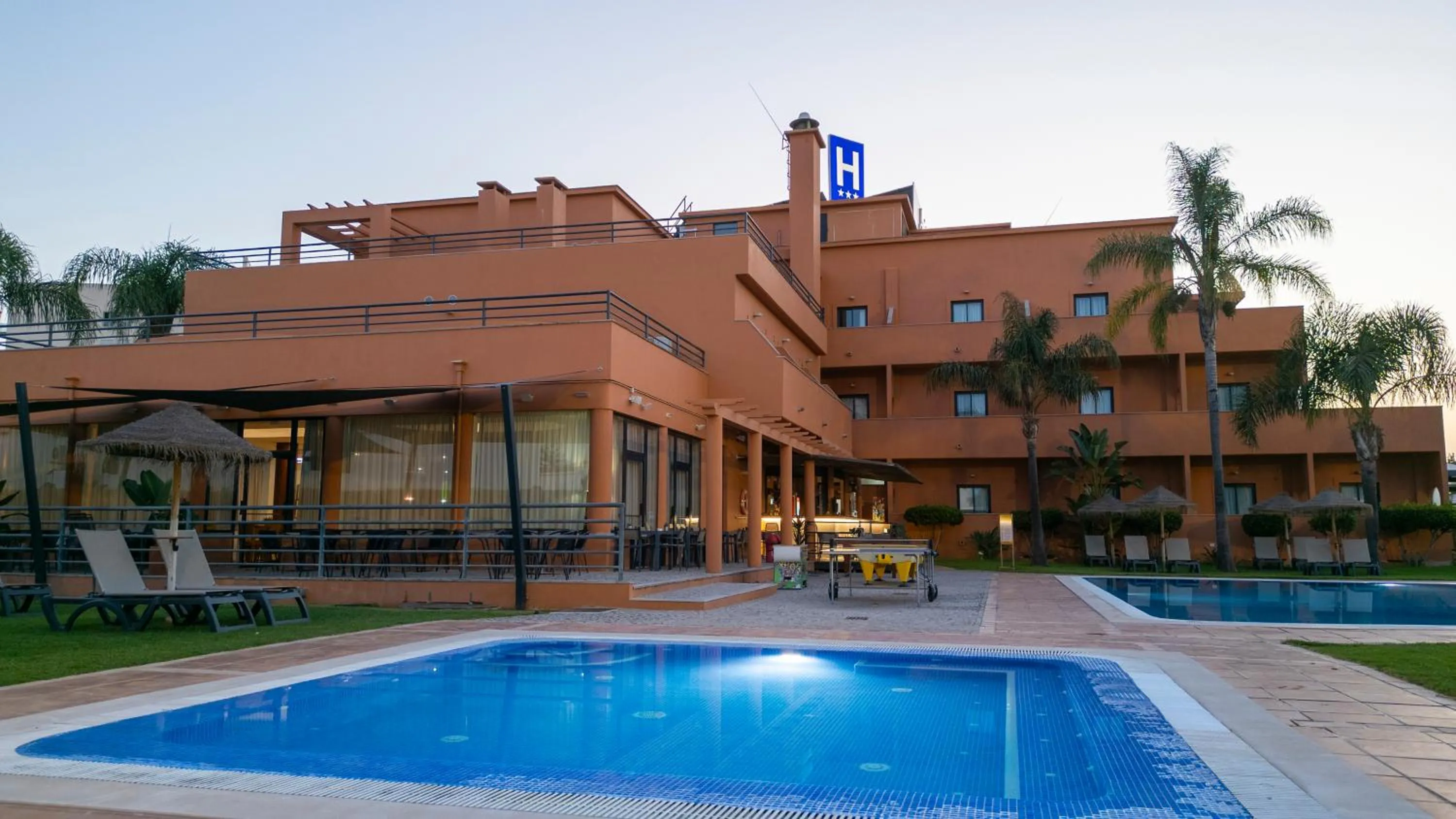 Swimming pool in Hotel Praia Sol
