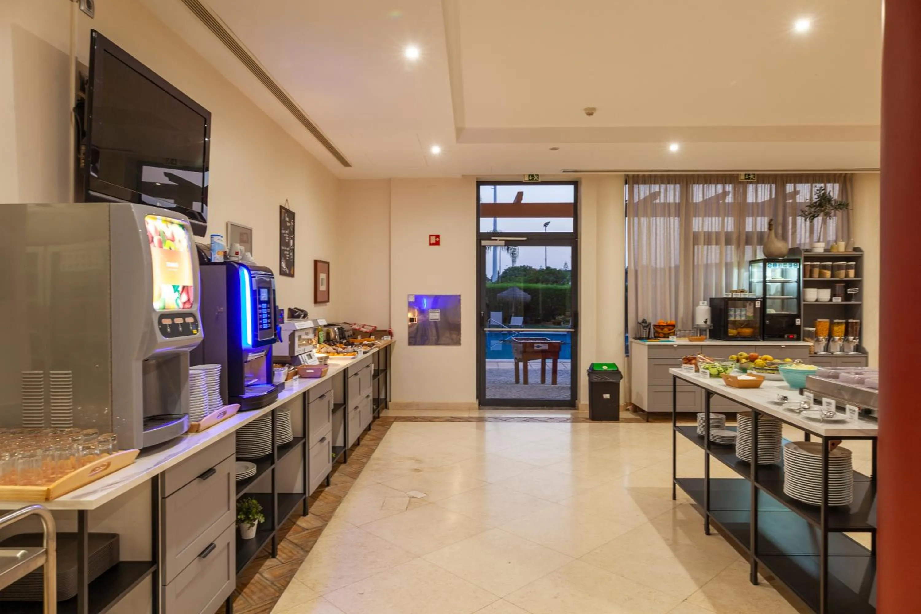 Buffet breakfast in Hotel Praia Sol