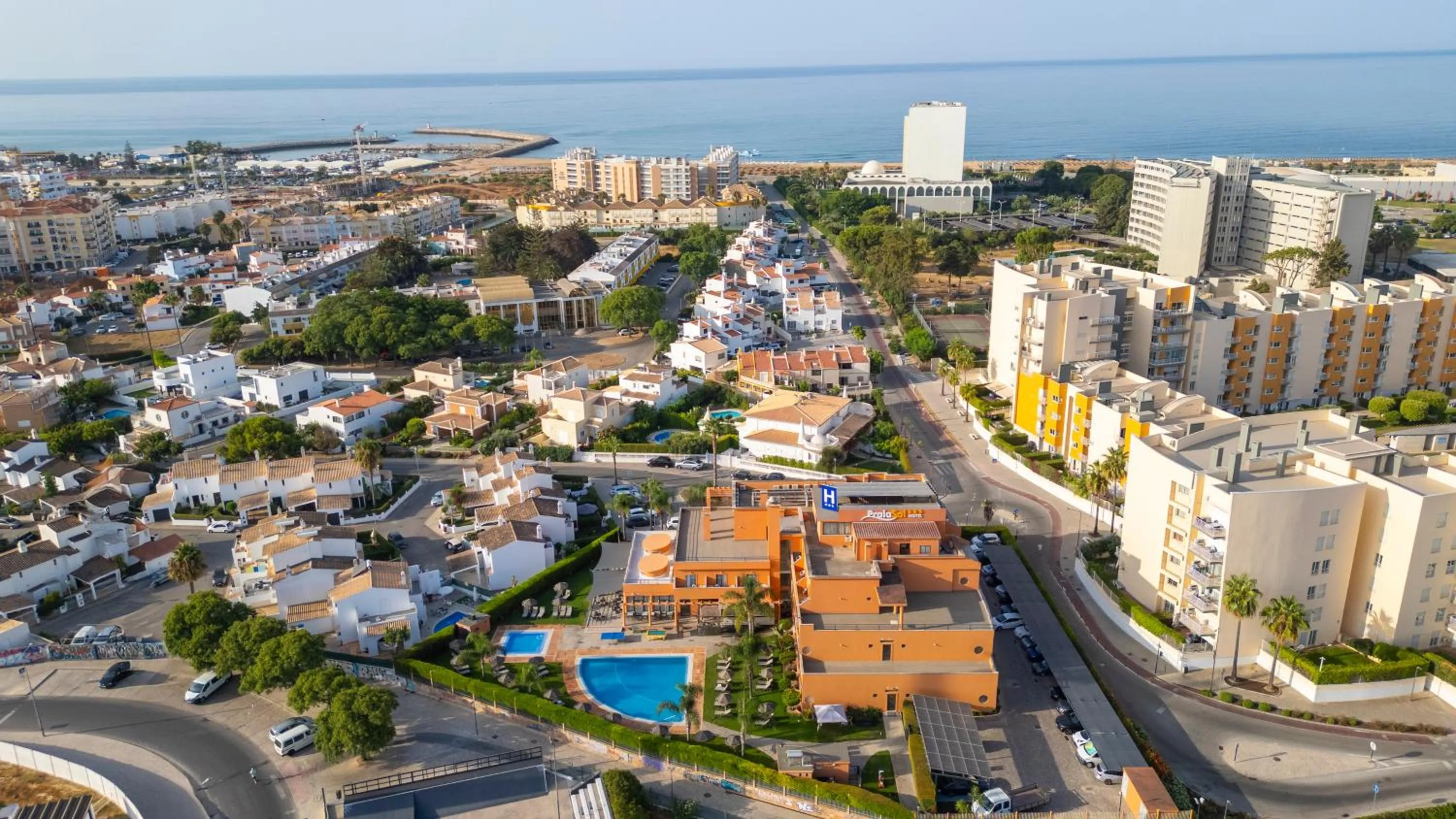 Property building in Hotel Praia Sol