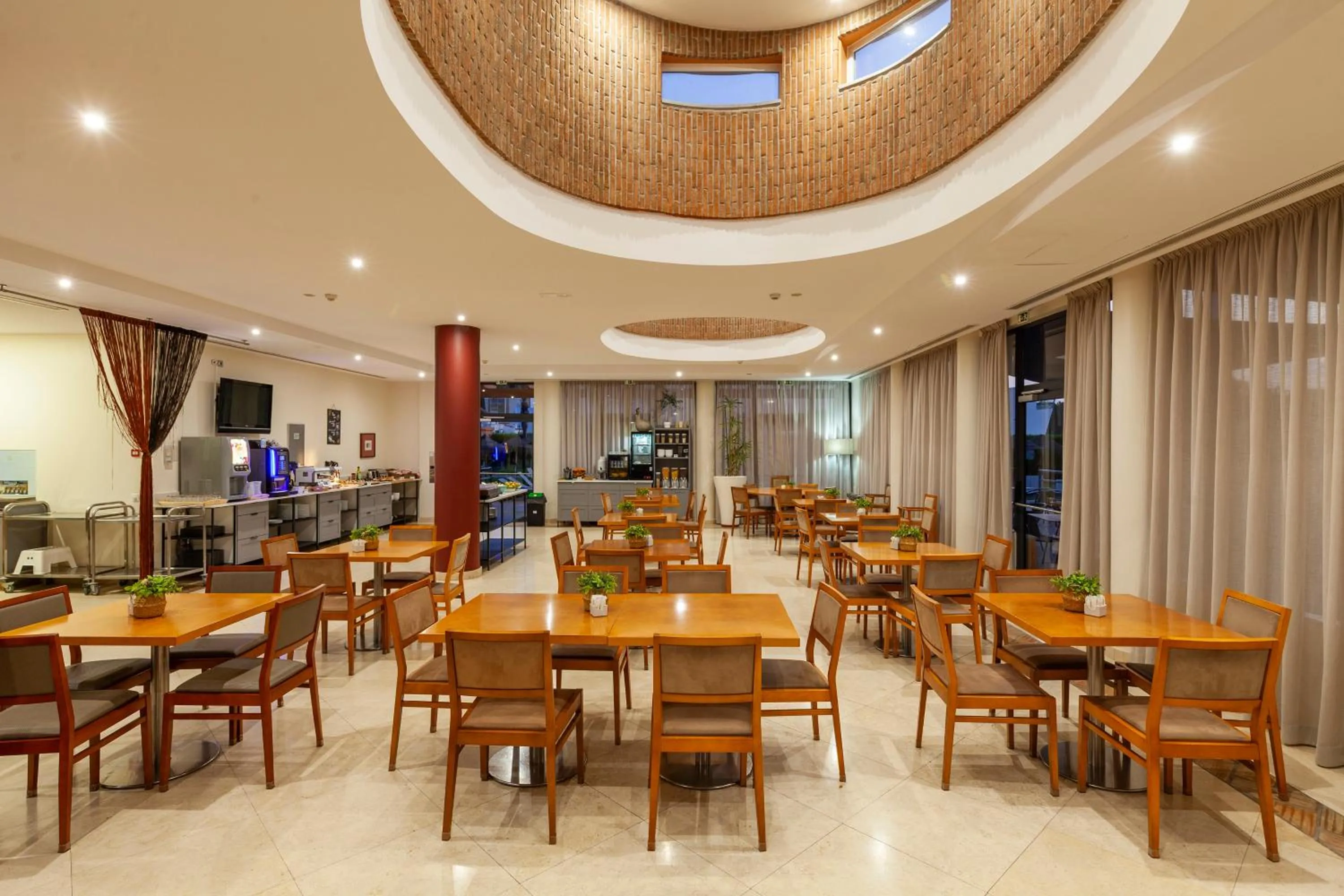 Buffet breakfast in Hotel Praia Sol