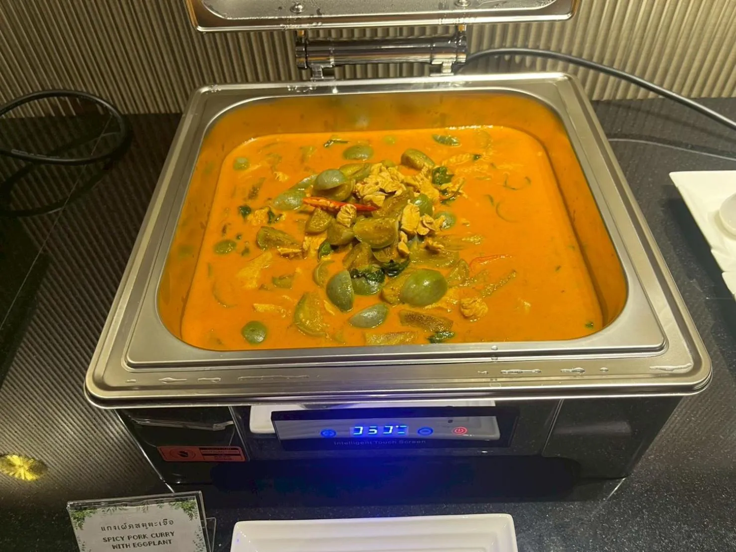 Restaurant/places to eat in The Room Boutique Hotel