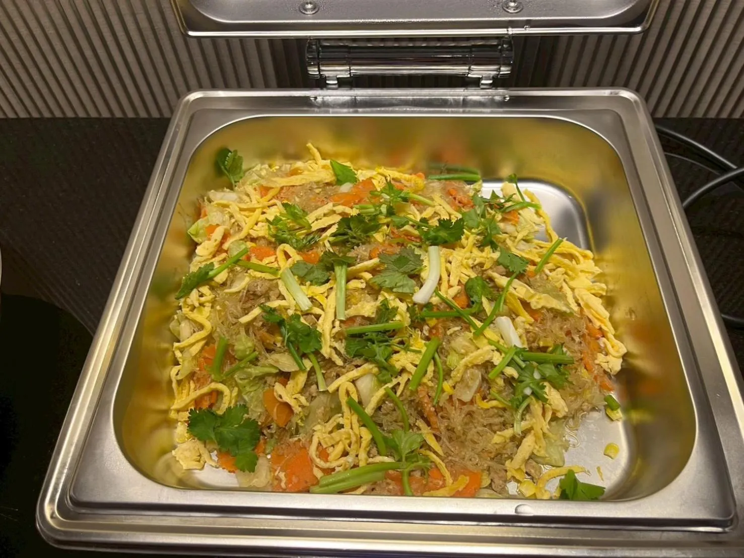 Restaurant/places to eat in The Room Boutique Hotel