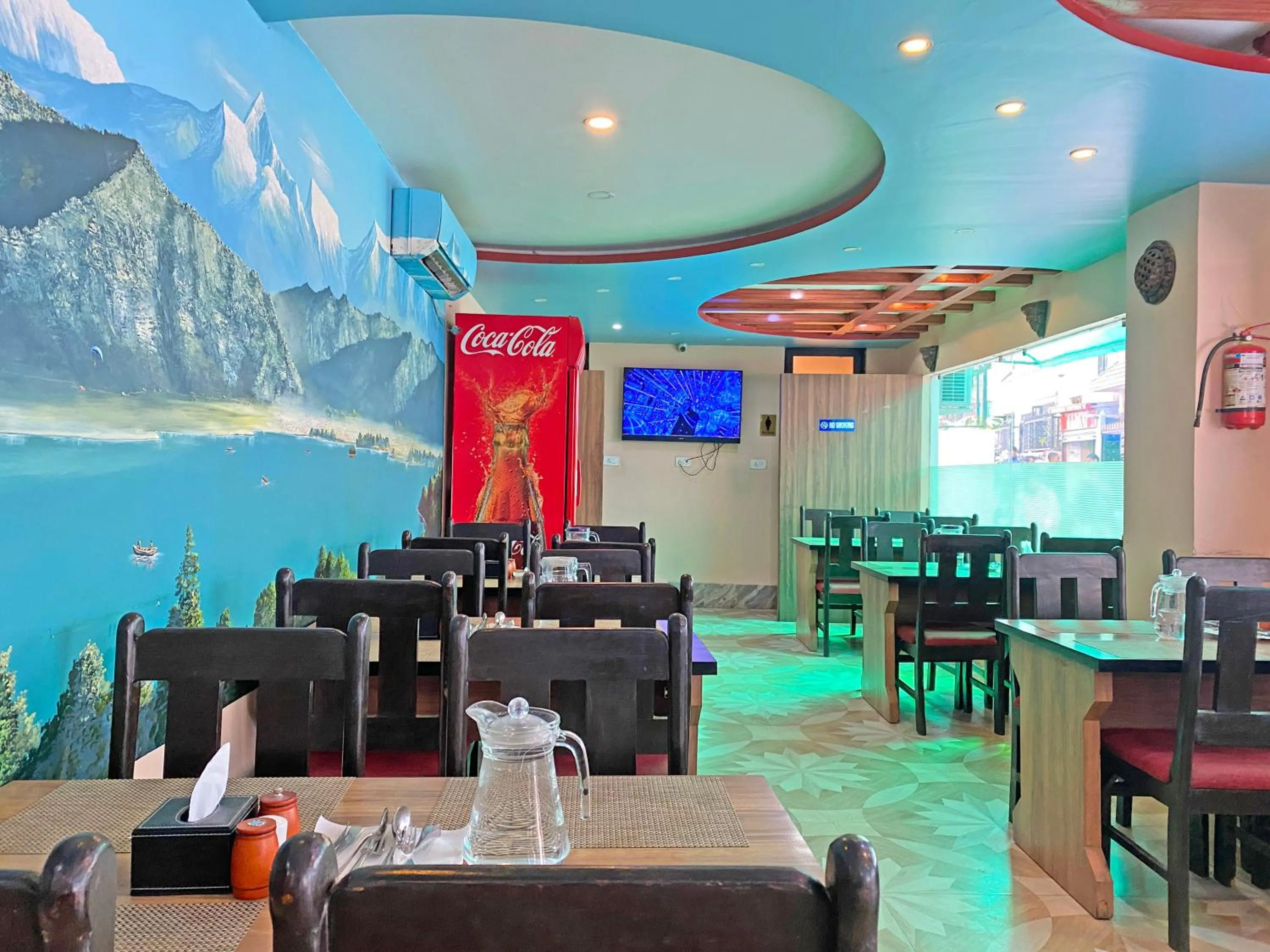 Restaurant/places to eat in Hotel Readers Inn Pvt.Ltd