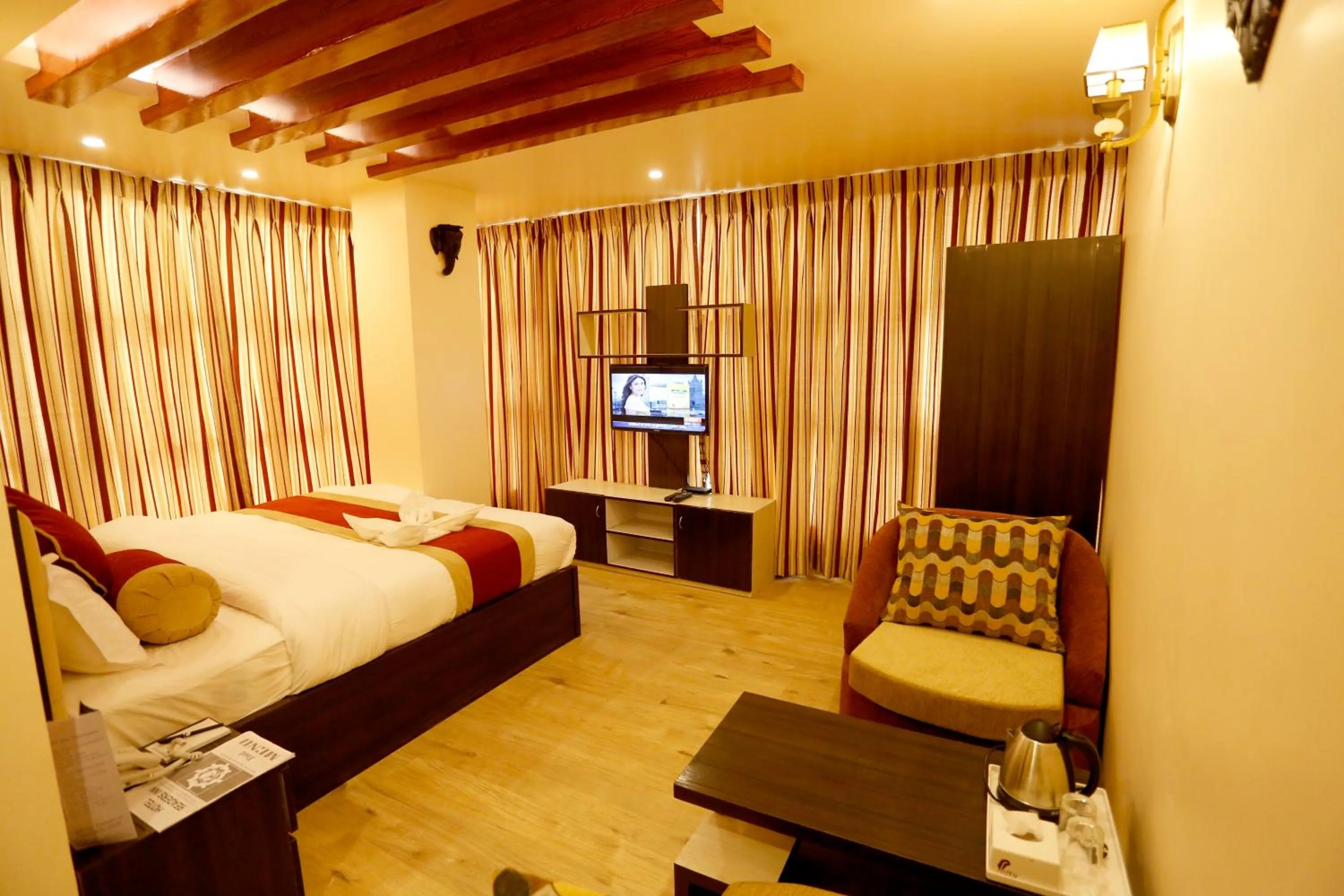Communal lounge/ TV room in Hotel Readers Inn Pvt.Ltd