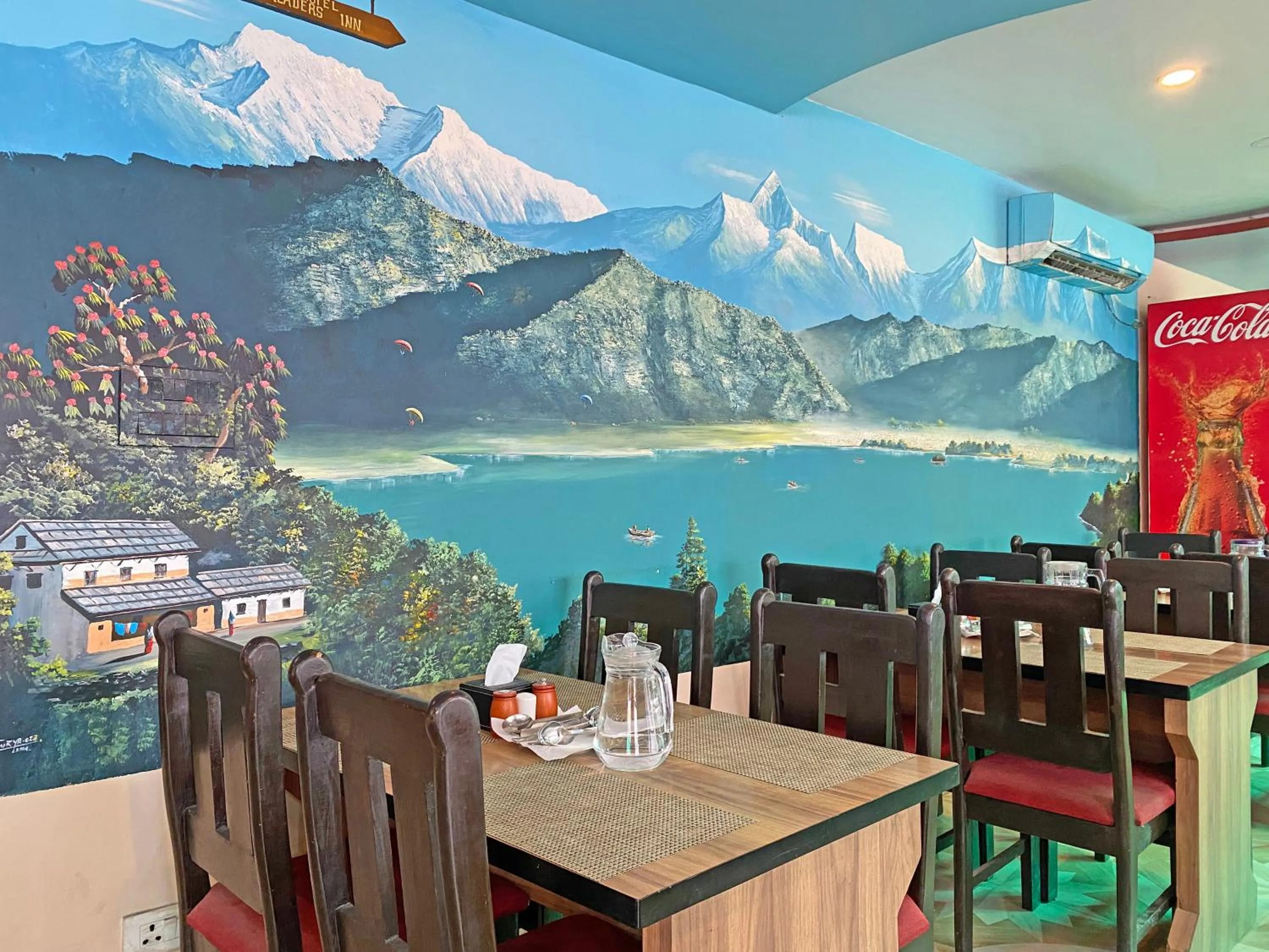 Restaurant/places to eat in Hotel Readers Inn Pvt.Ltd