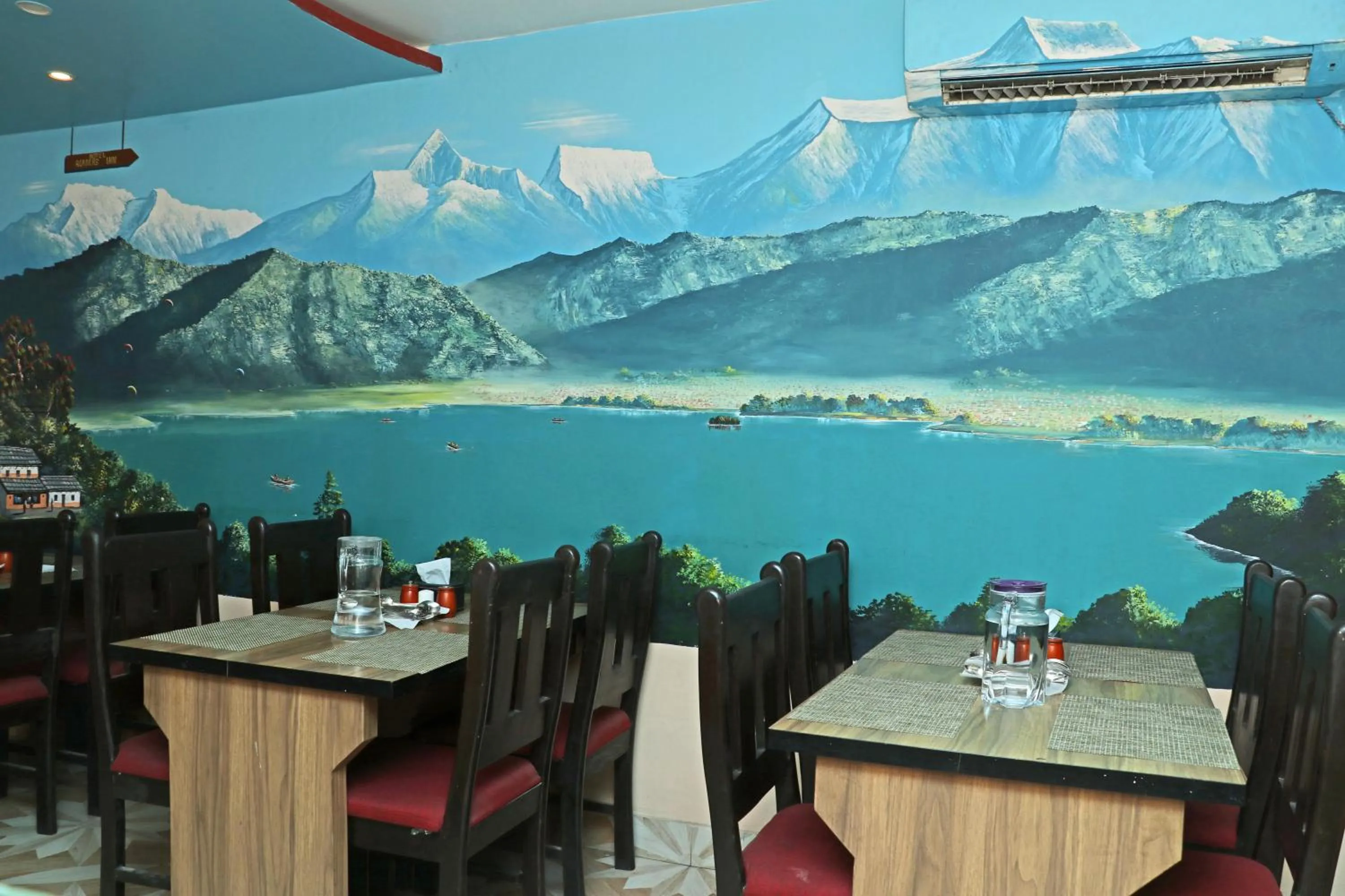 Restaurant/places to eat in Hotel Readers Inn Pvt.Ltd