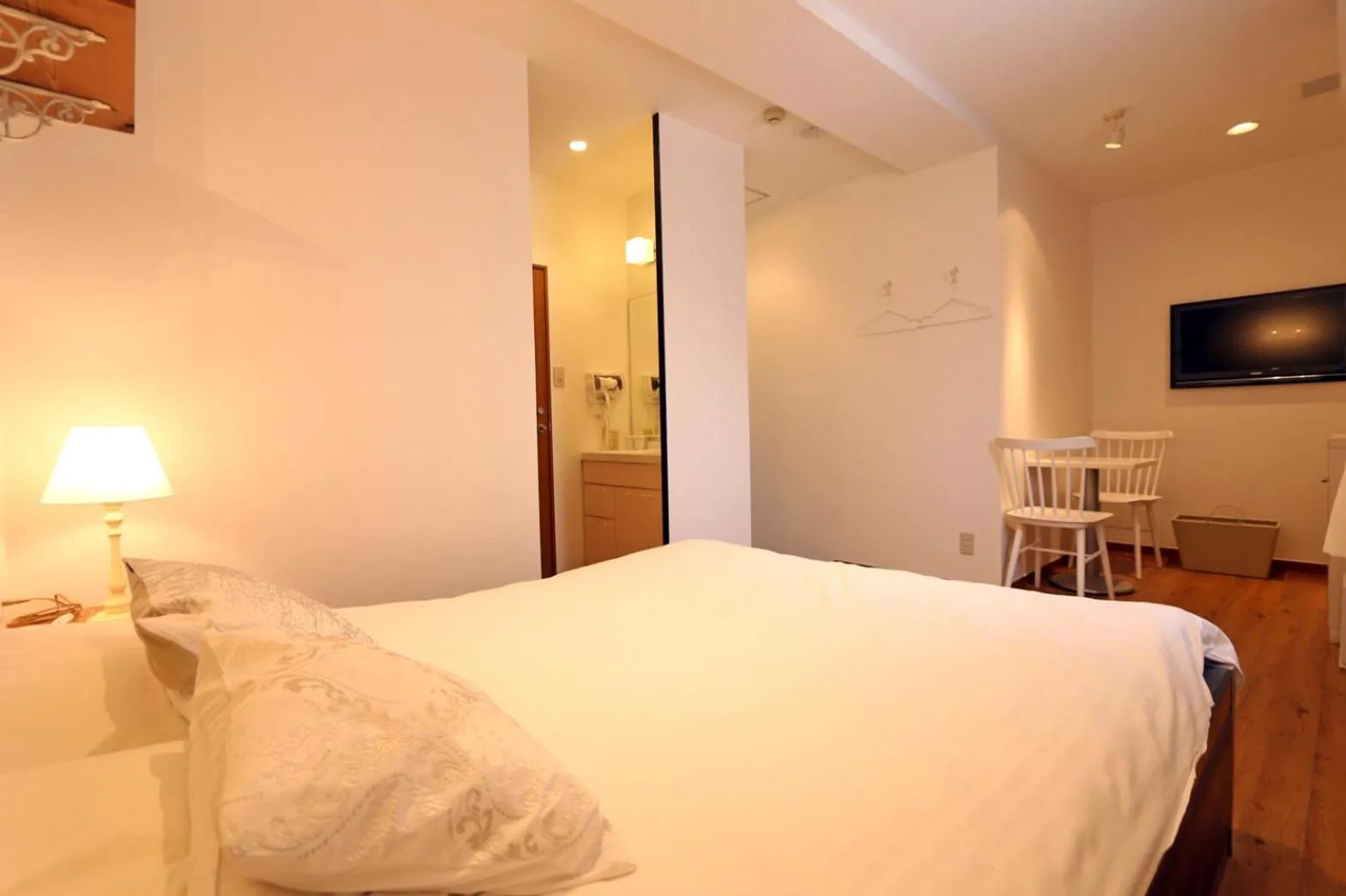 Communal lounge/ TV room, Bed in Hotel 3 O'Clock Tennoji