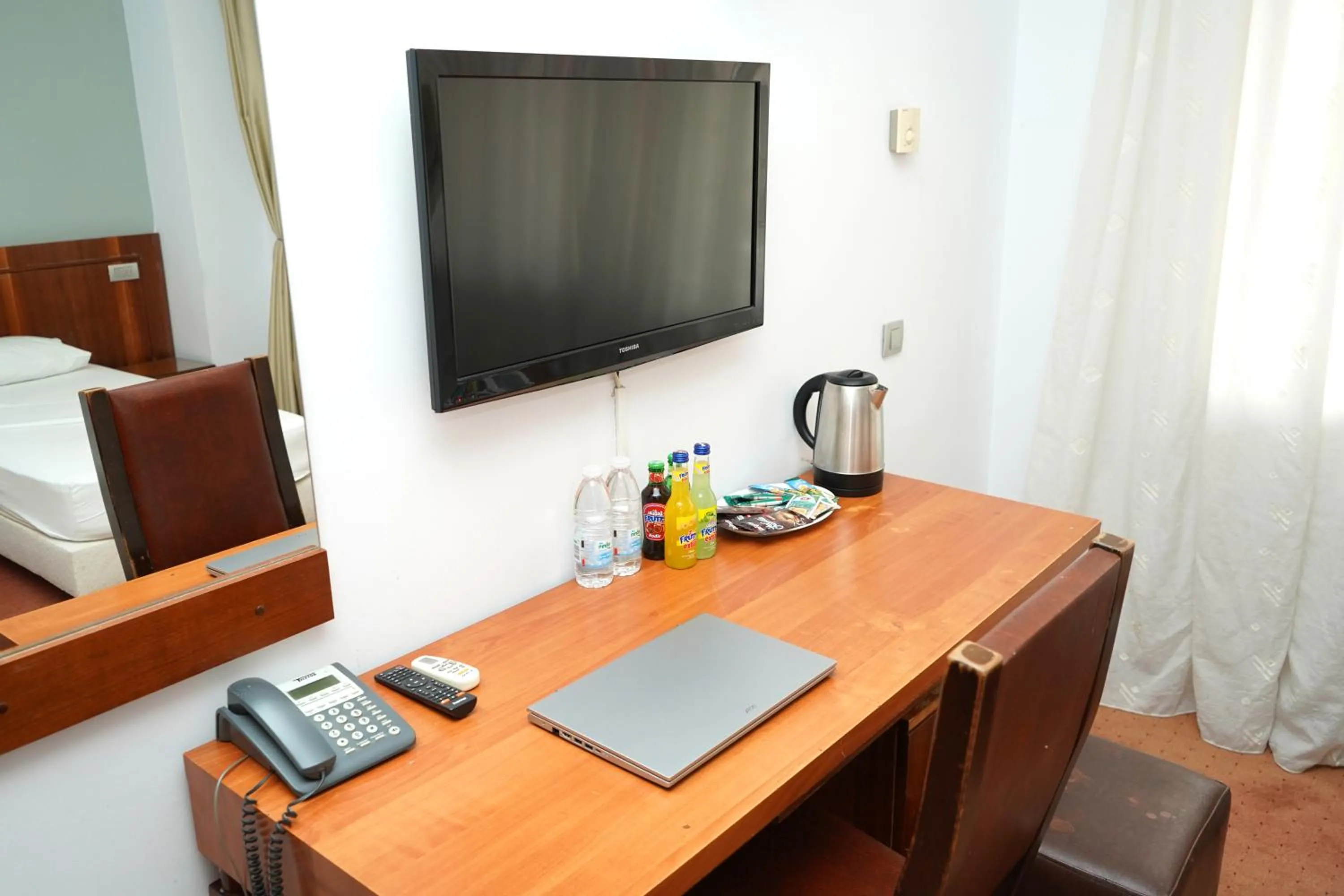 TV and multimedia in Hotel Bliss