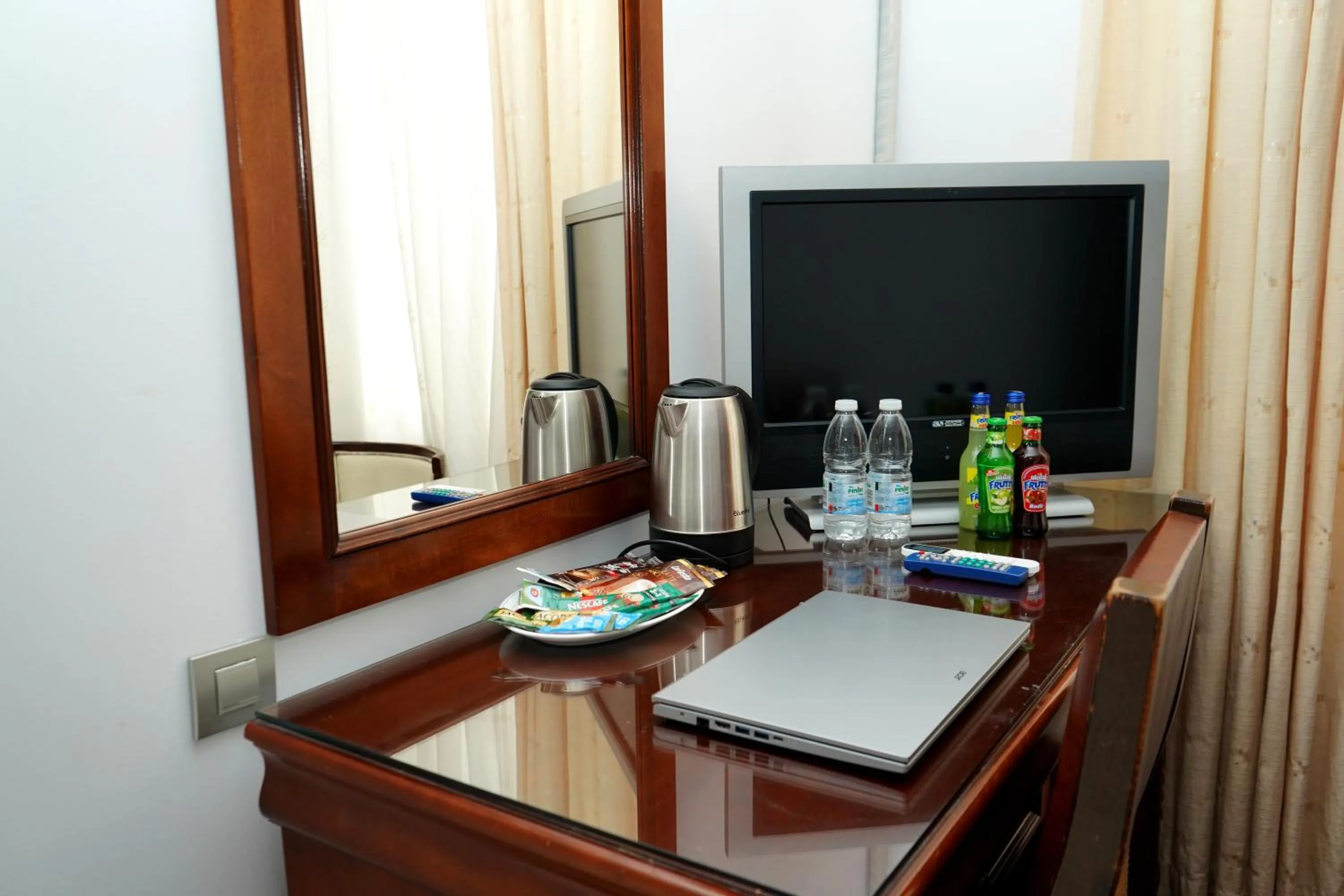 TV and multimedia in Hotel Bliss