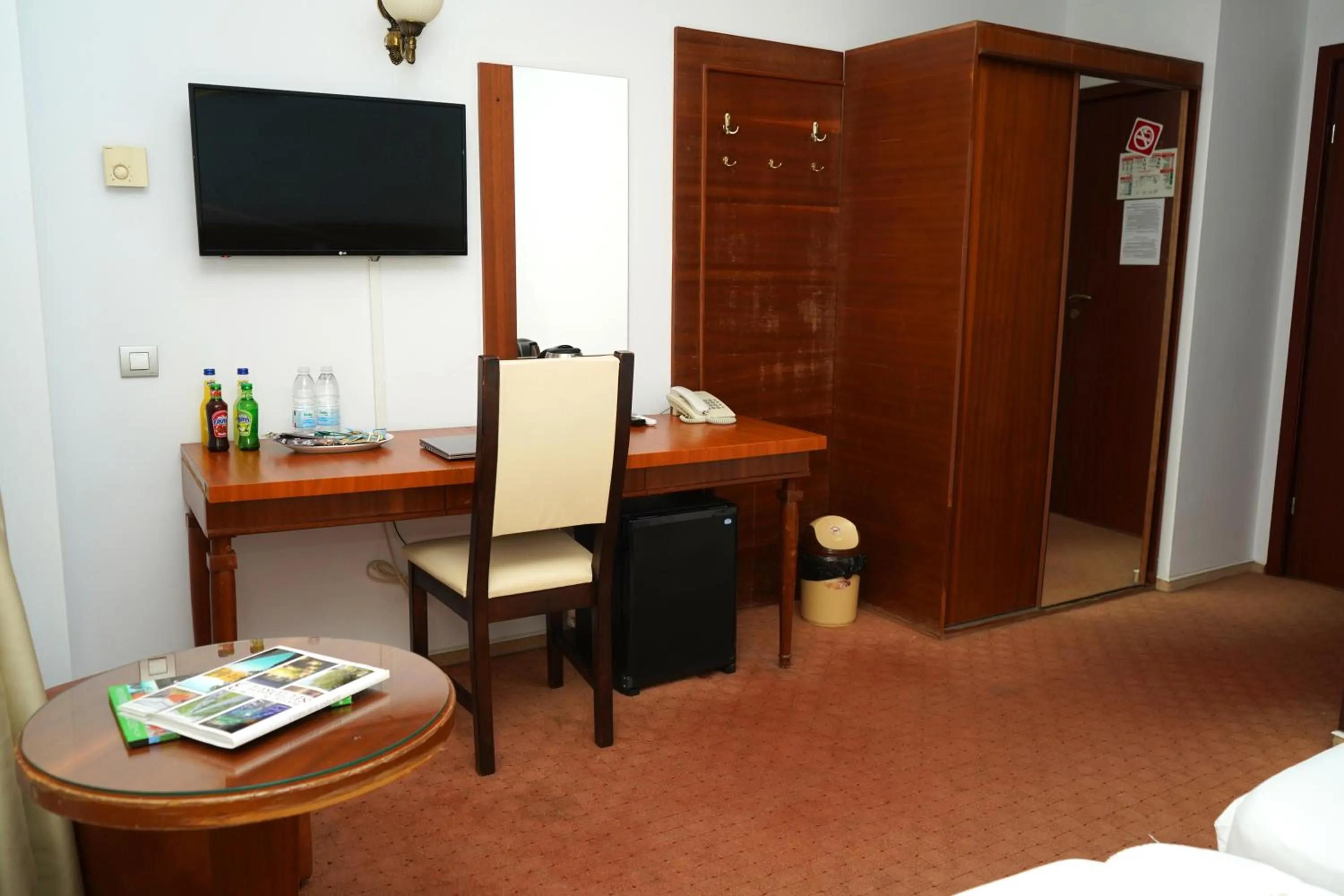 TV and multimedia, Bed in Hotel Bliss