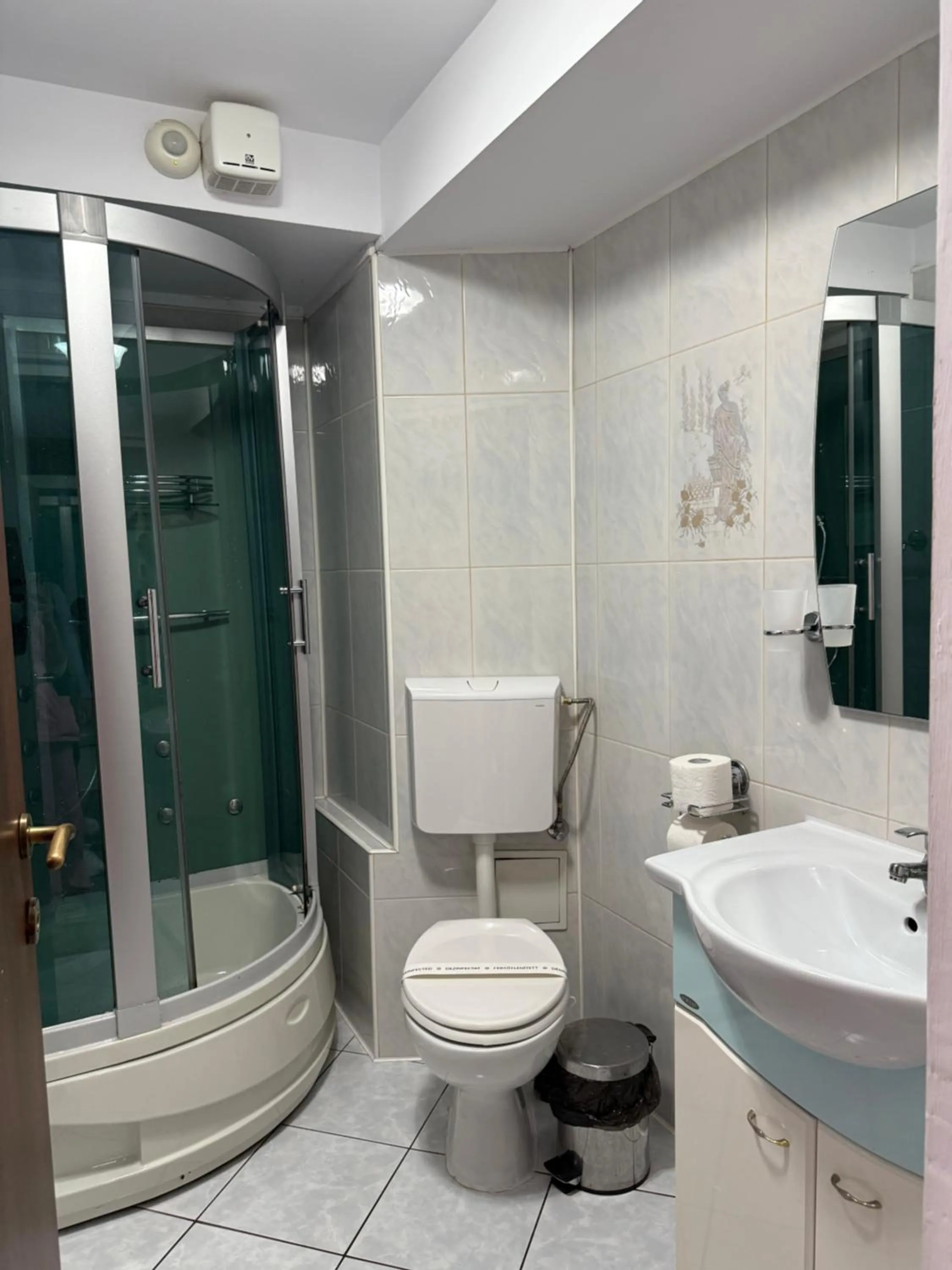 Bathroom in Hotel Bliss