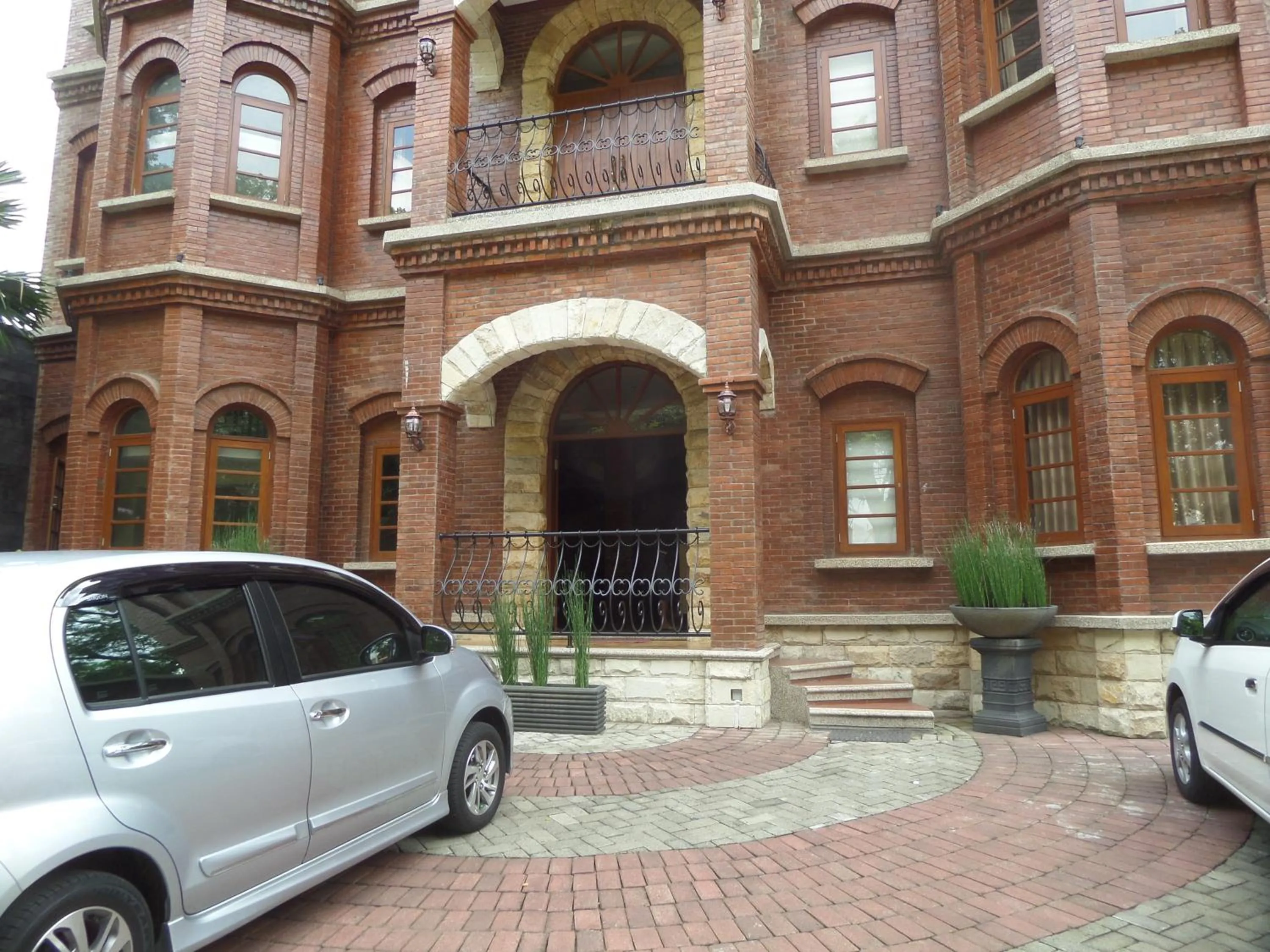 Facade/entrance in Jacatra Homestay