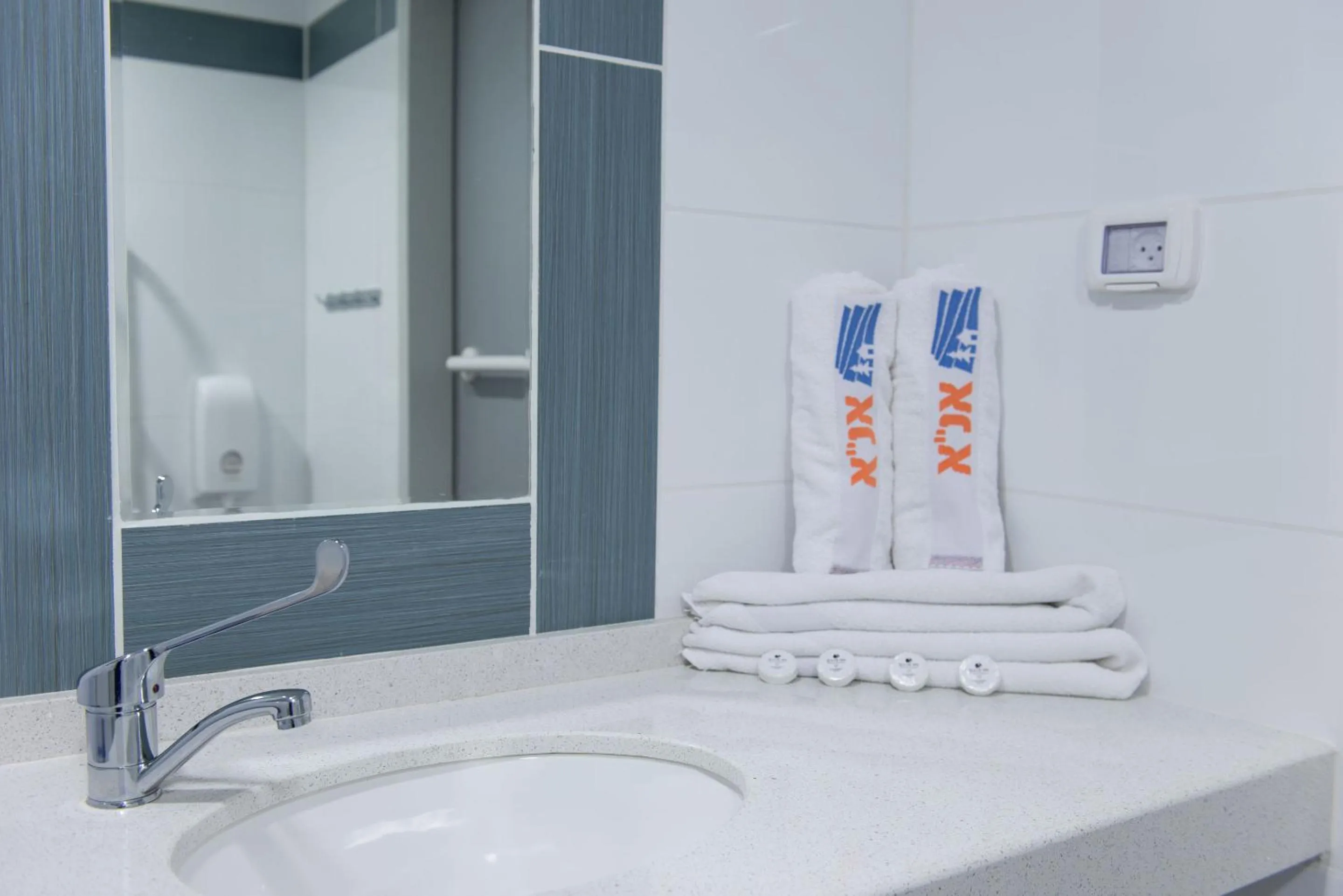 Bathroom in HI - Ein Gedi Hostel