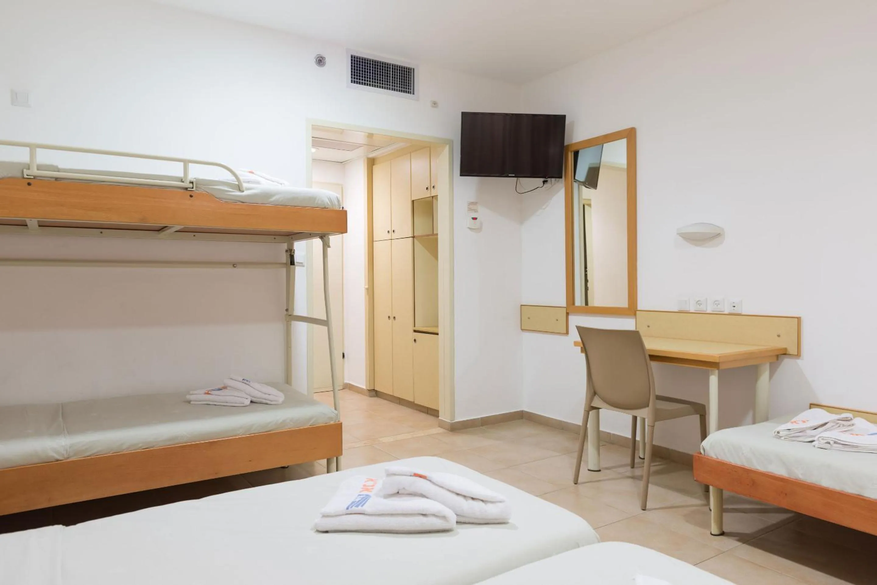 Bed in HI - Ein Gedi Hostel