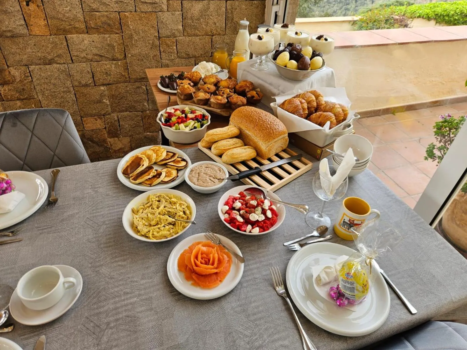Buffet breakfast in La Roqueta Hotel