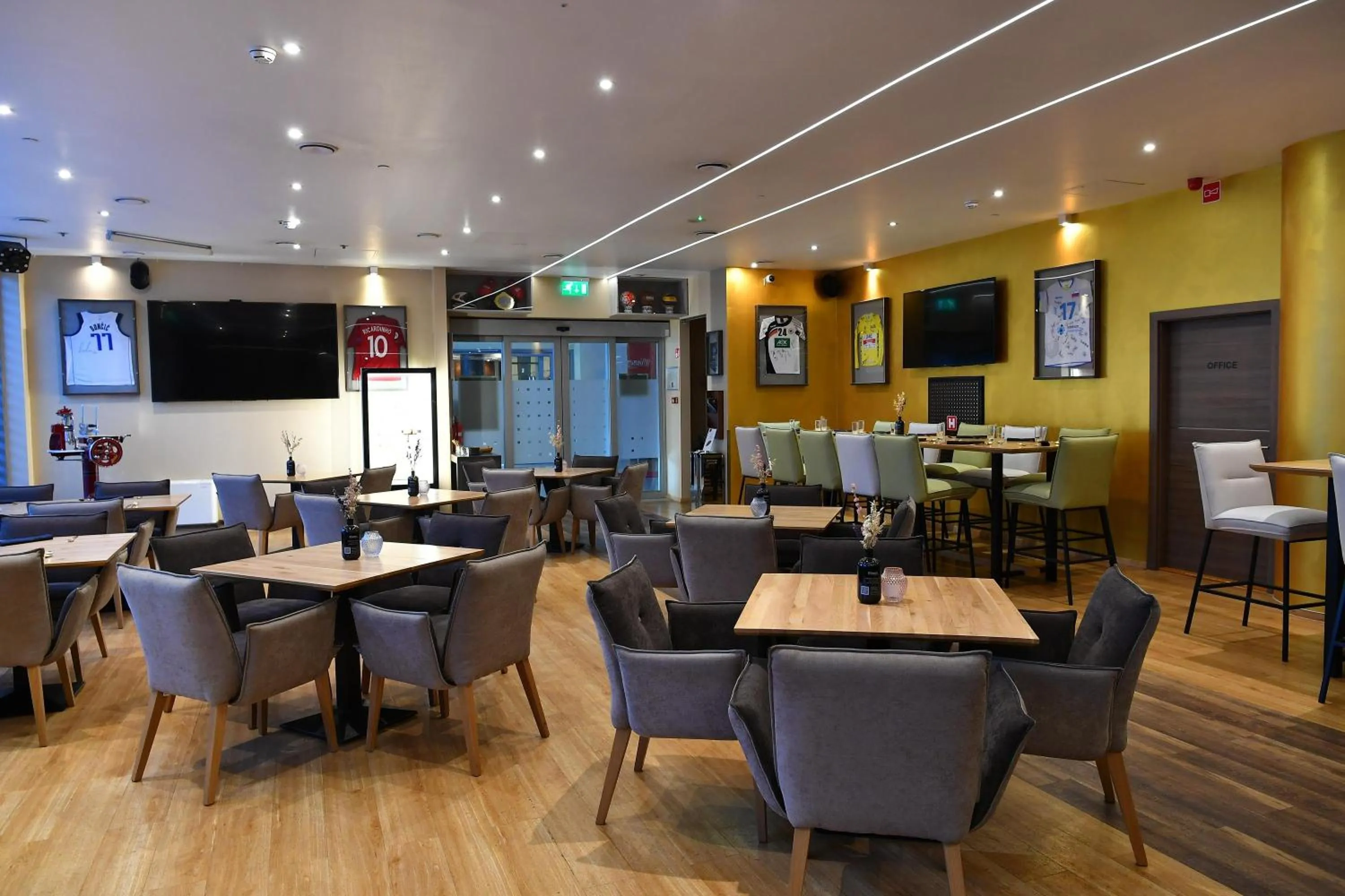 Lobby or reception in Doubletree by Hilton Ljubljana