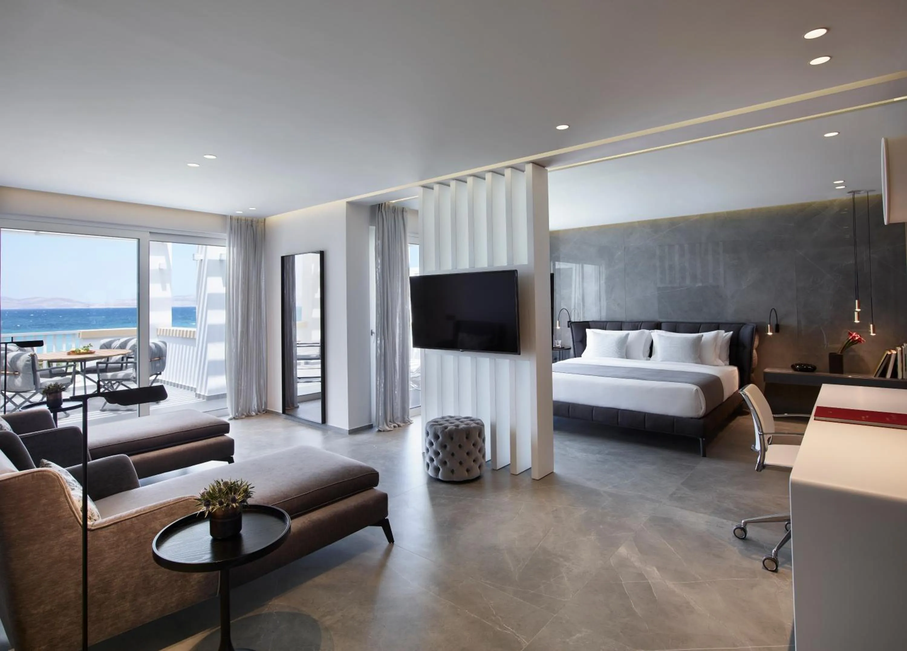 TV and multimedia, Bed in Neptune Luxury Resort