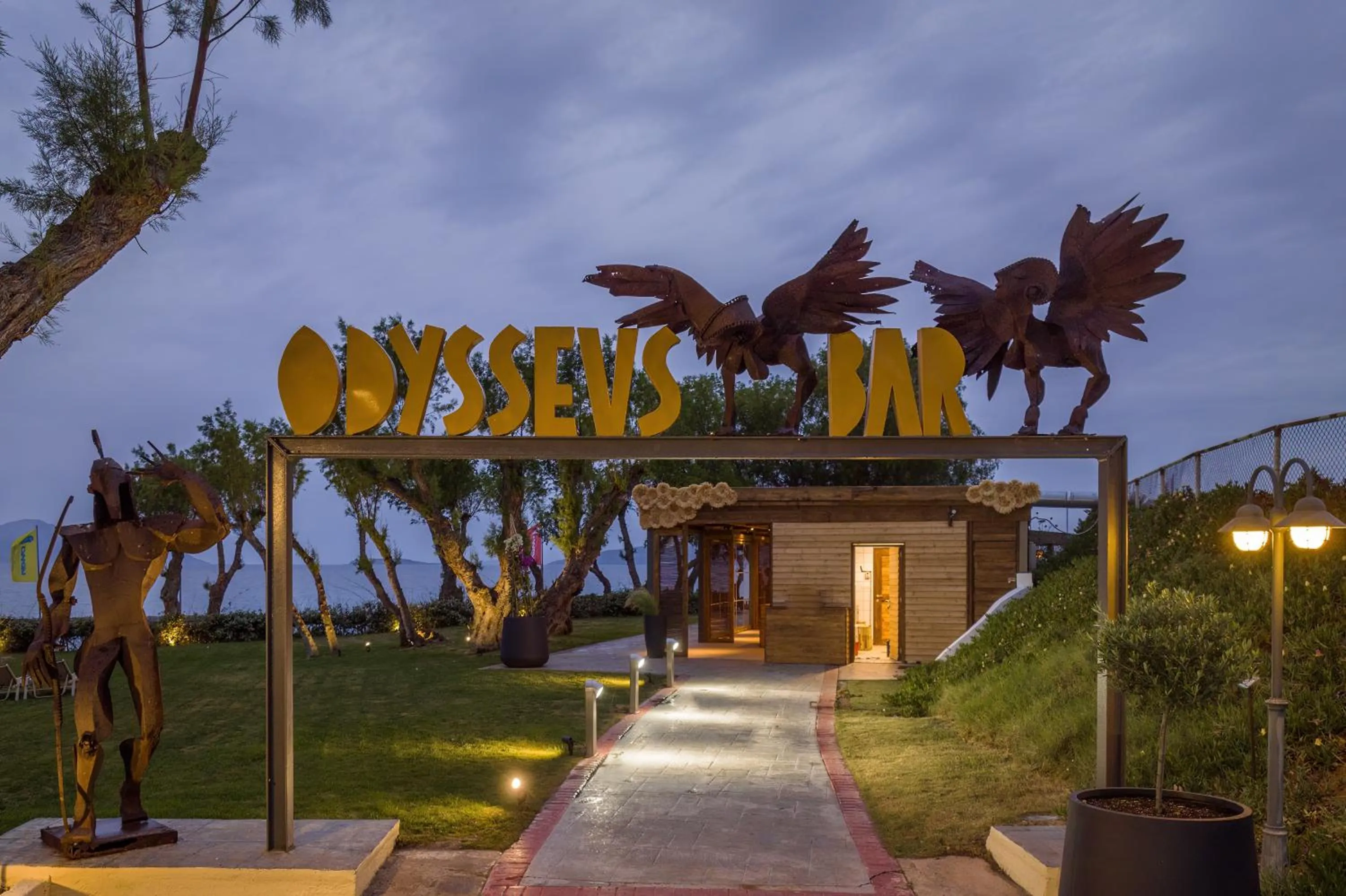 Food and drinks in Neptune Luxury Resort