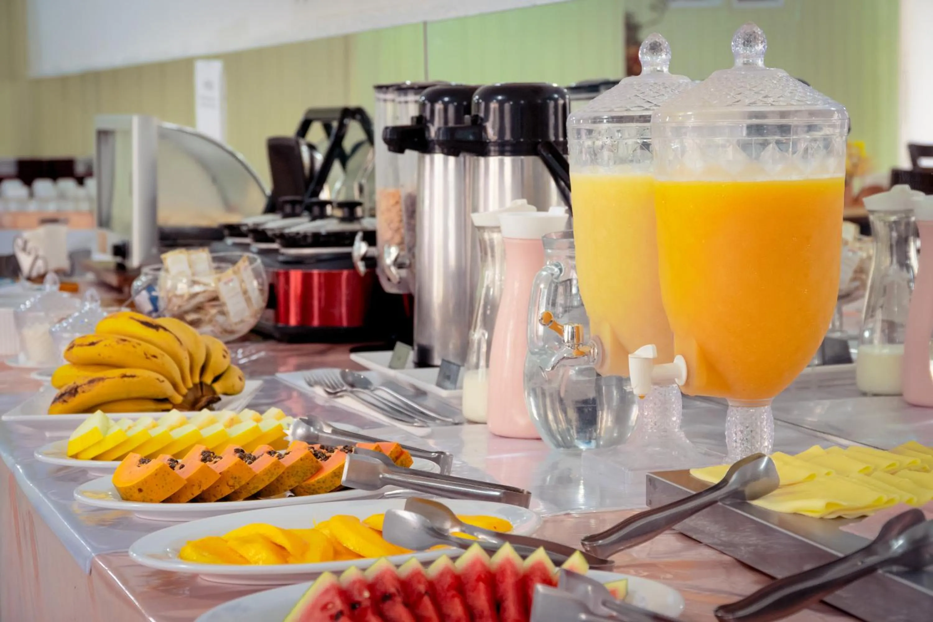 Breakfast in Hotel Geneve - 2km do Capivari