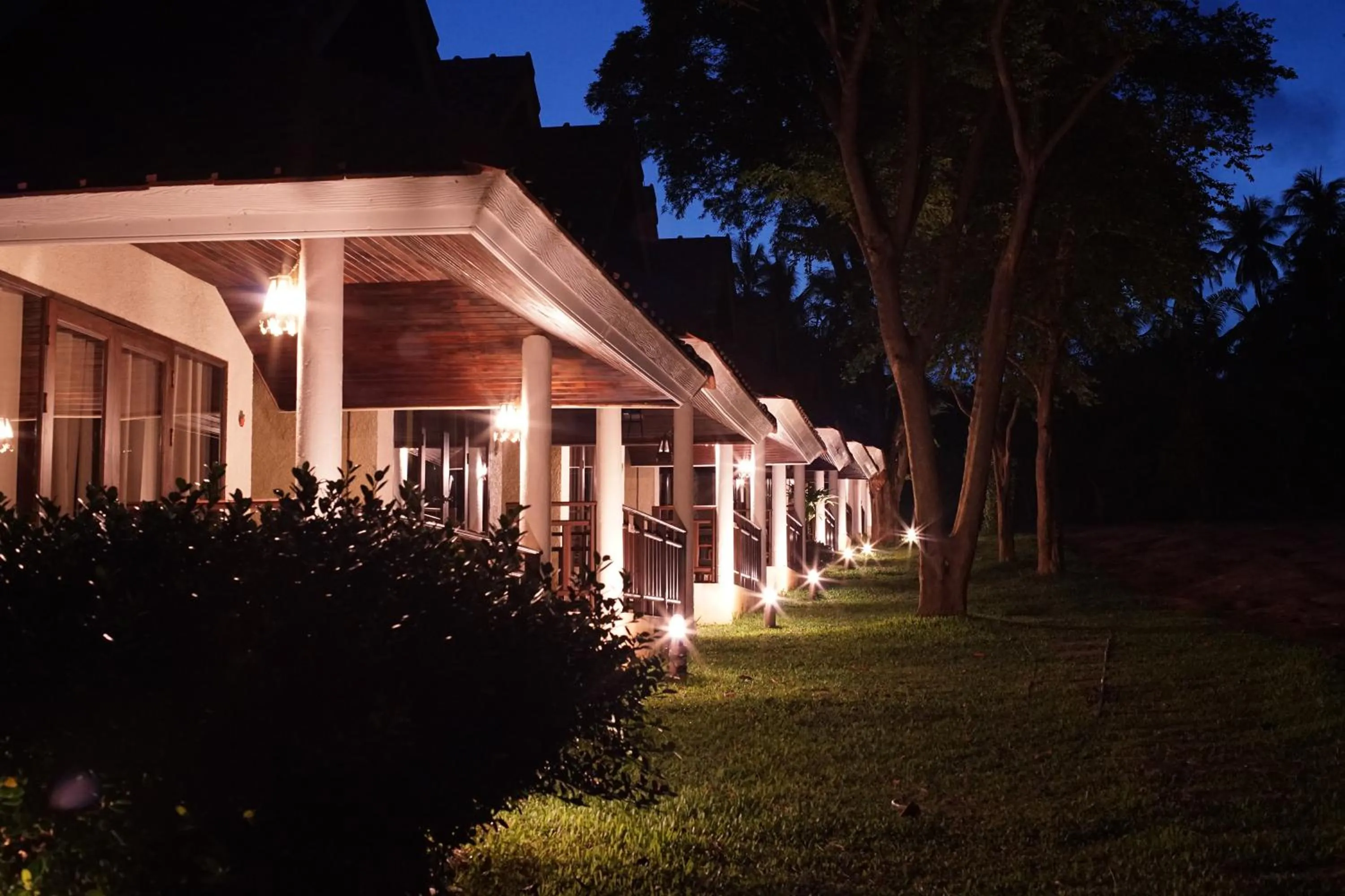 Garden in Aquavana Haad Rin Resort