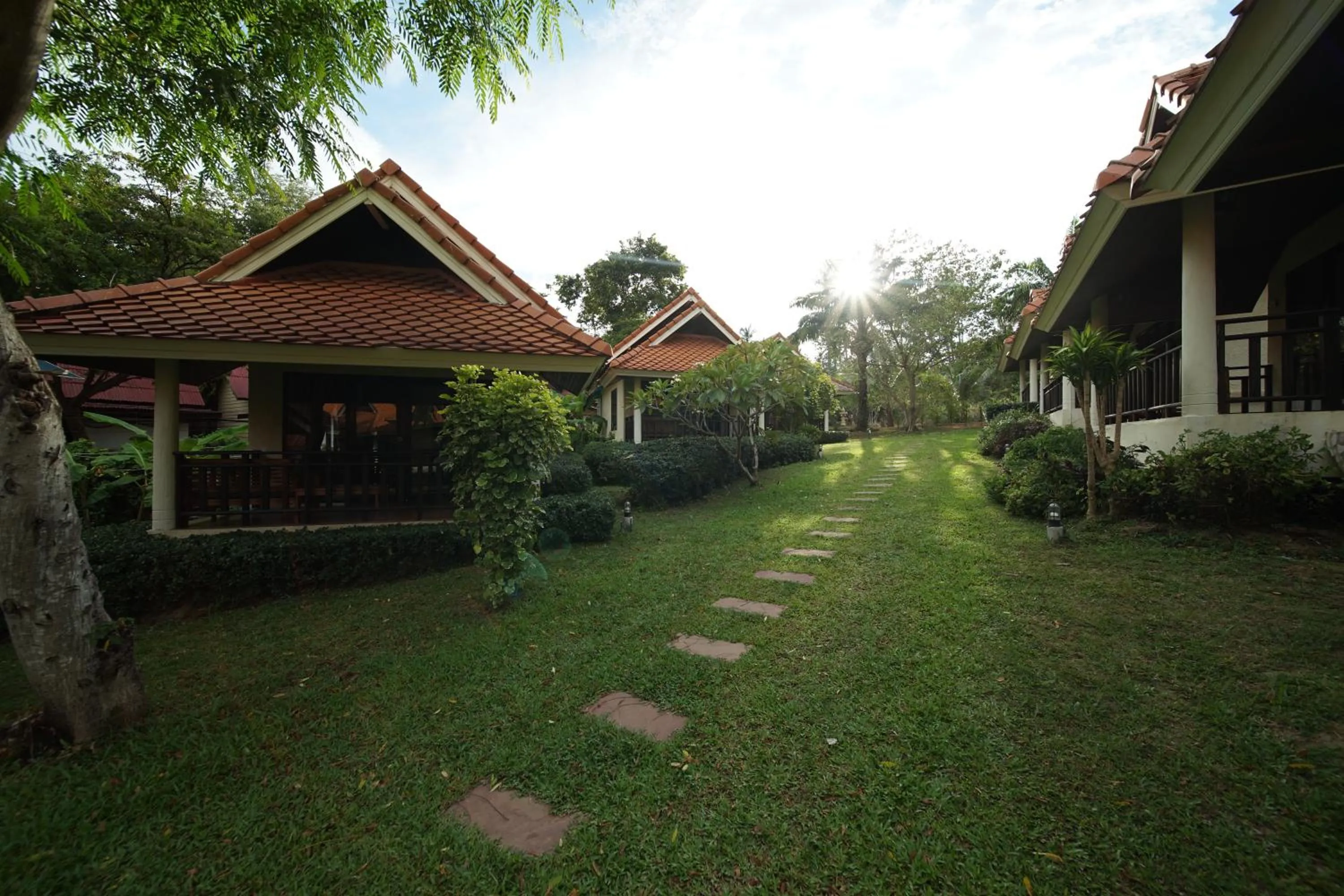 Garden in Aquavana Haad Rin Resort