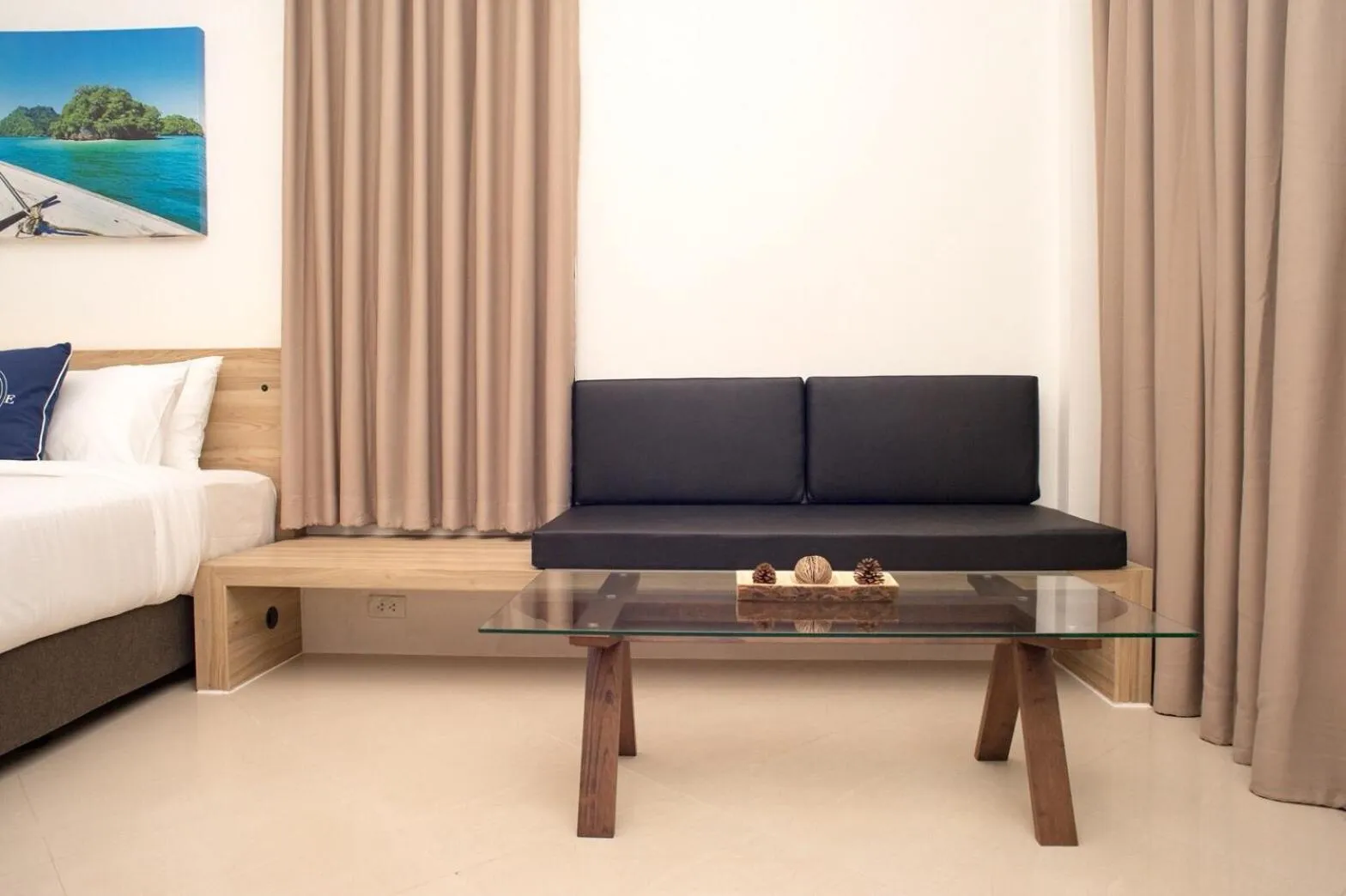 Bed in Aquavana Haad Rin Resort