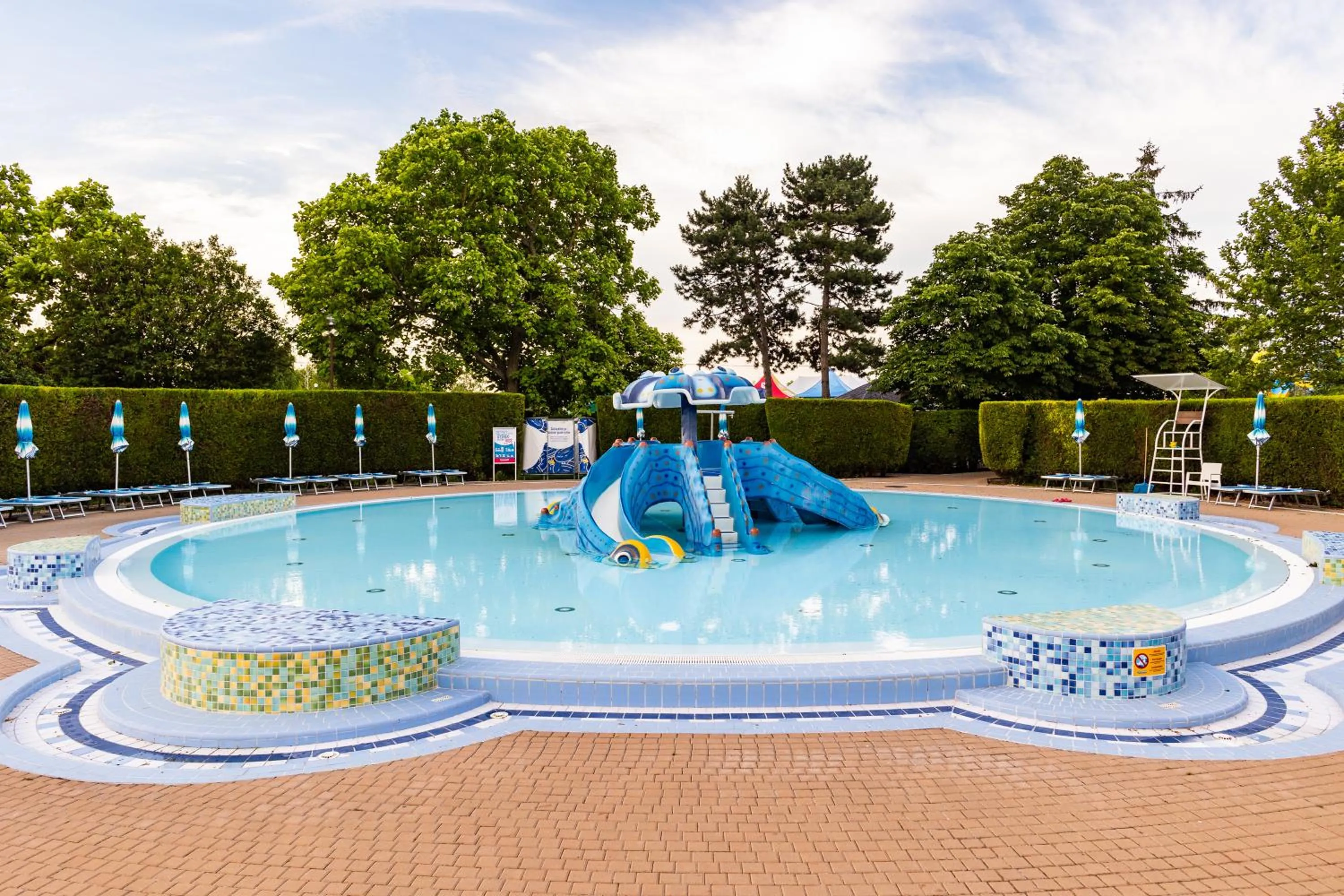 Swimming pool in Hotel Thermalpark
