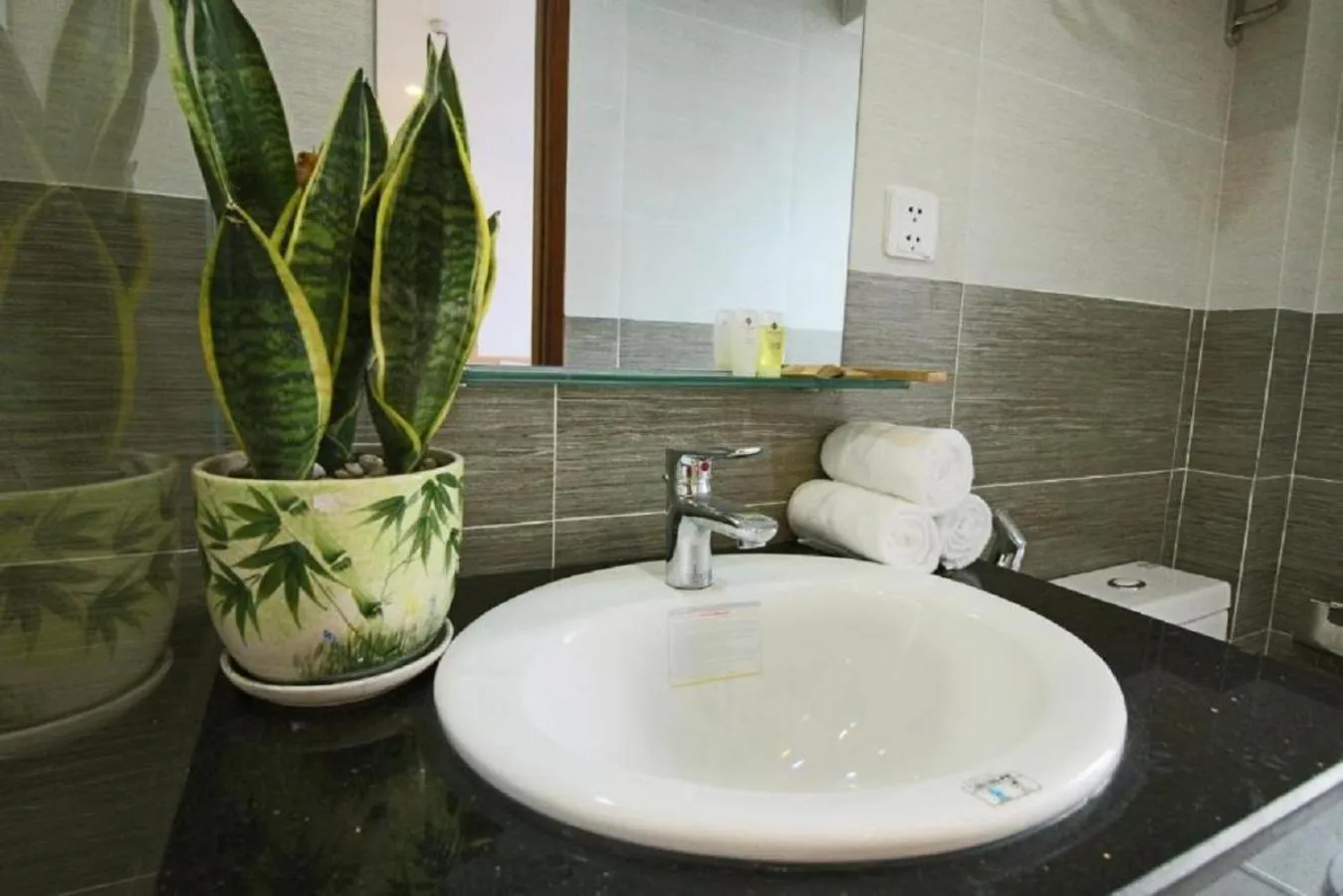 Bathroom in Saluxhotel&Apartment 2