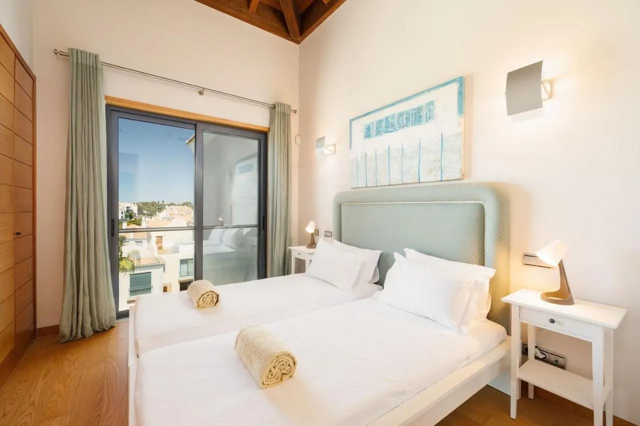 Bed in Vale Do Lobo Resort