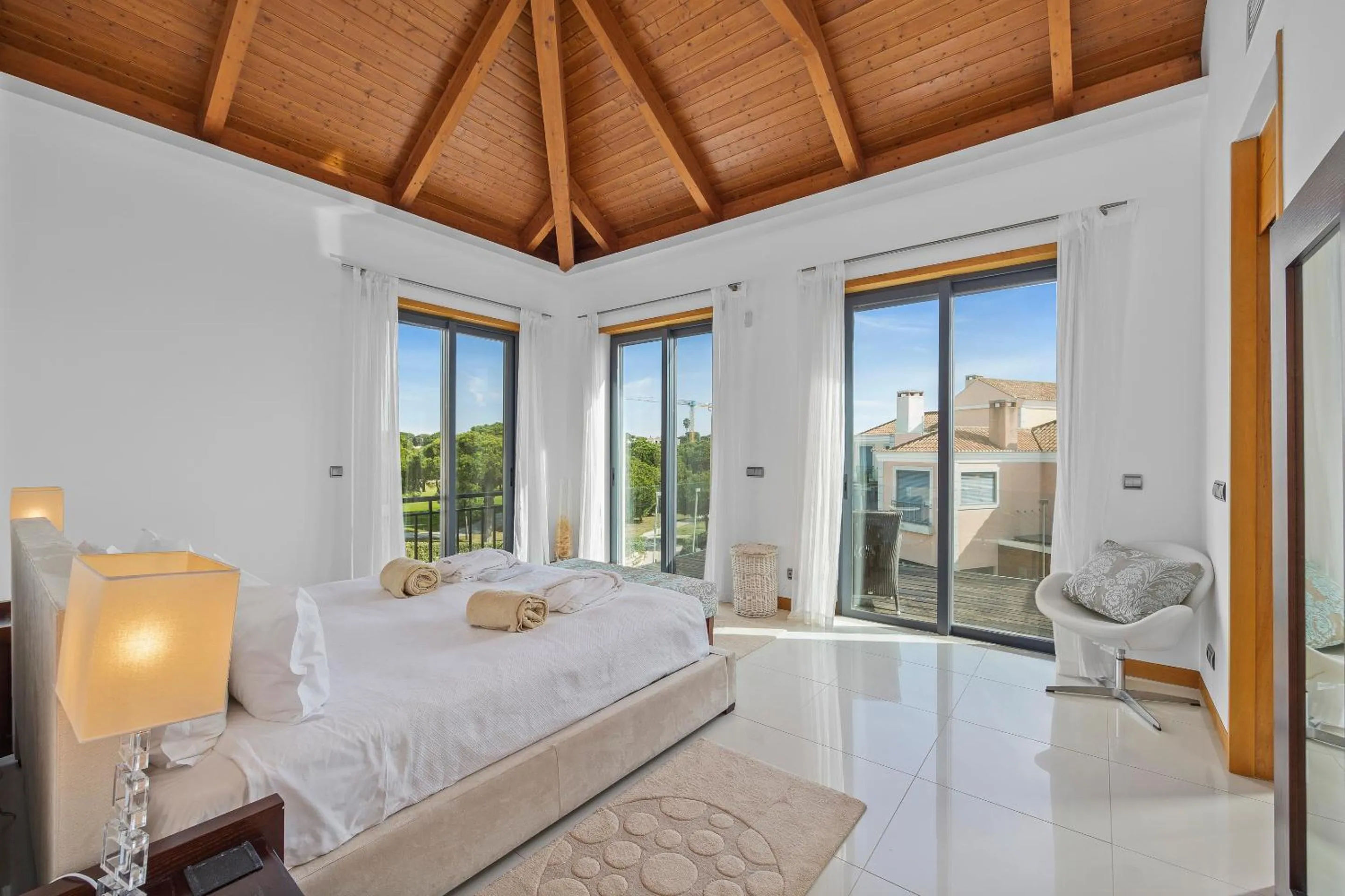 Bed in Vale Do Lobo Resort