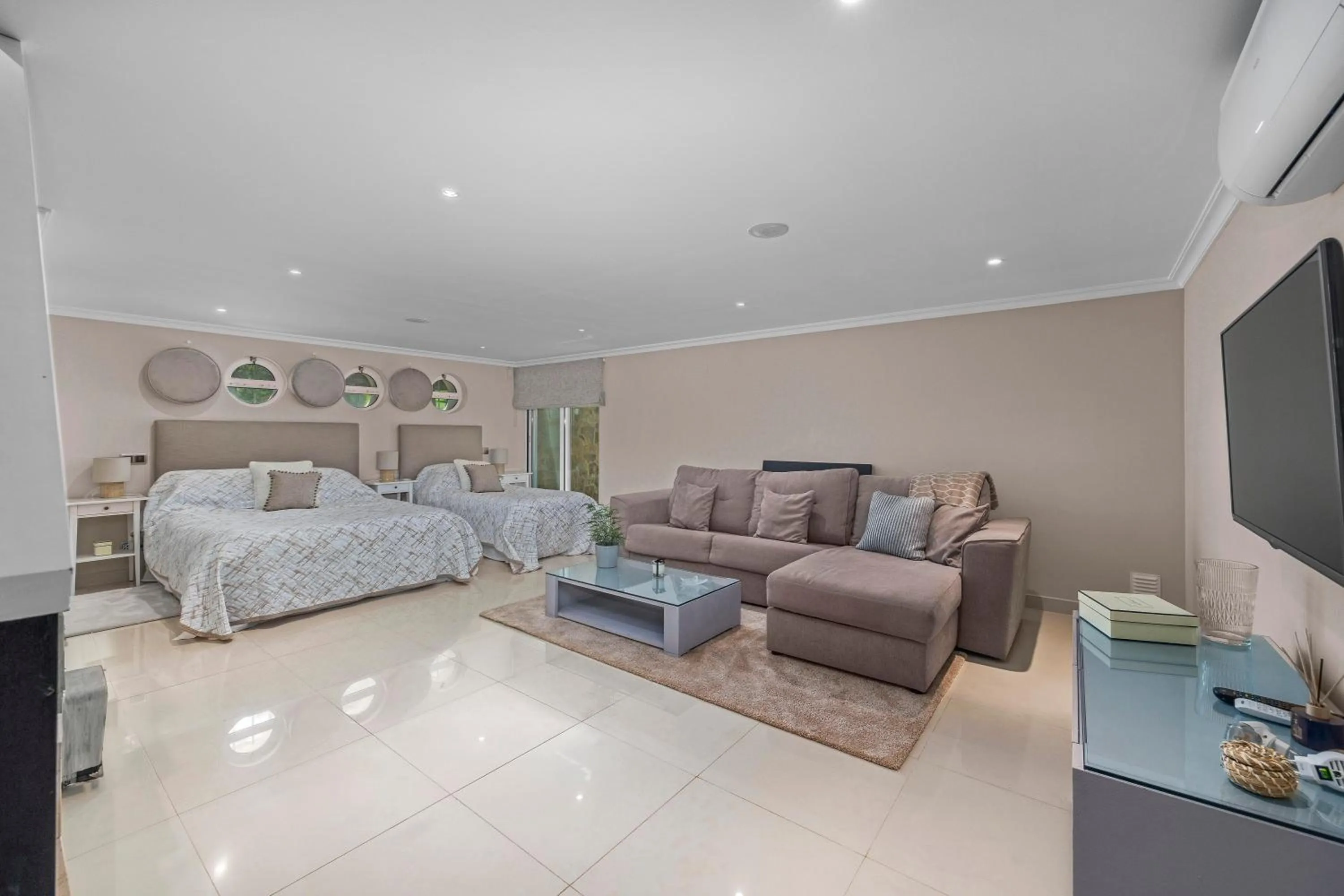 Bed in Vale Do Lobo Resort