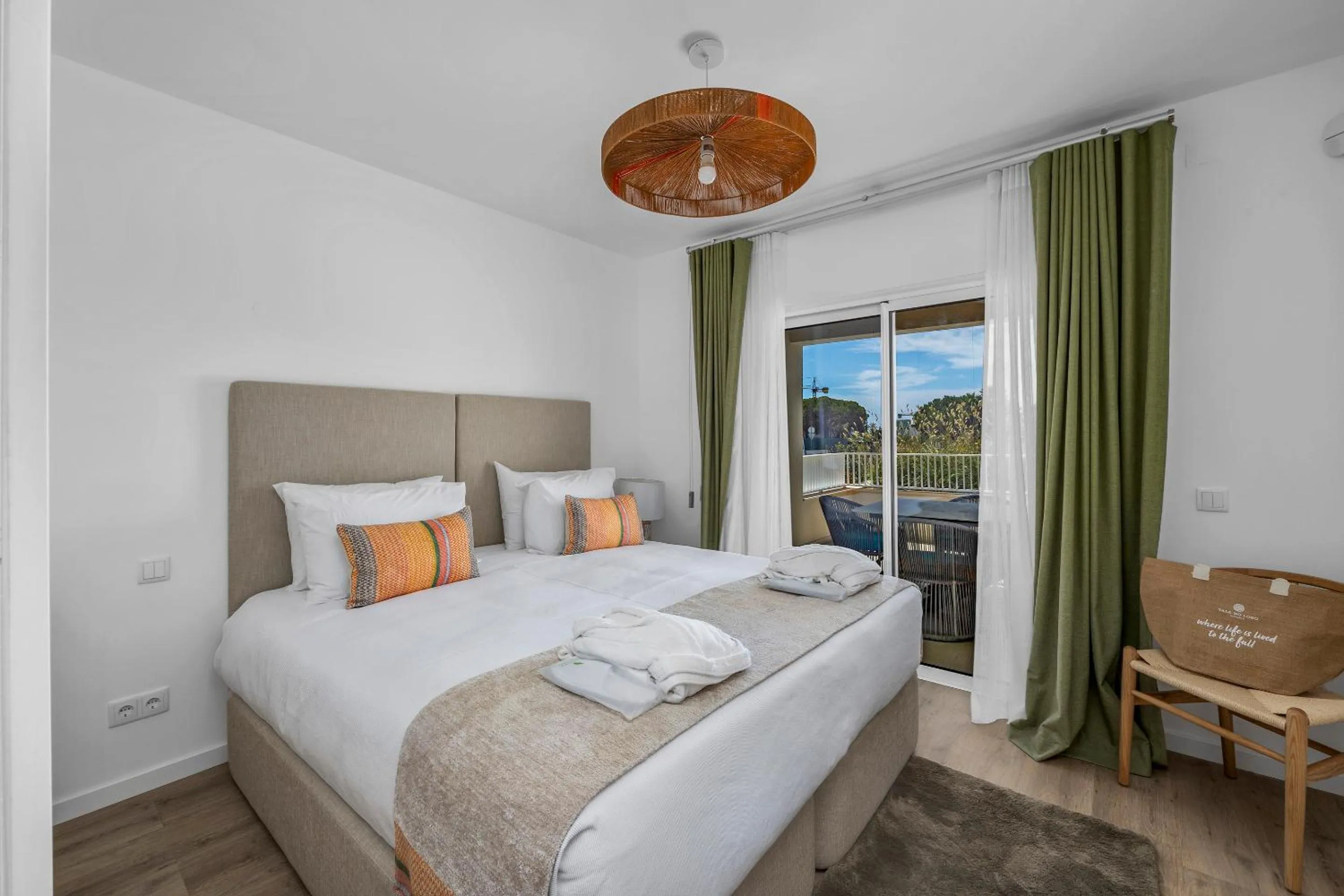 Bed in Vale Do Lobo Resort