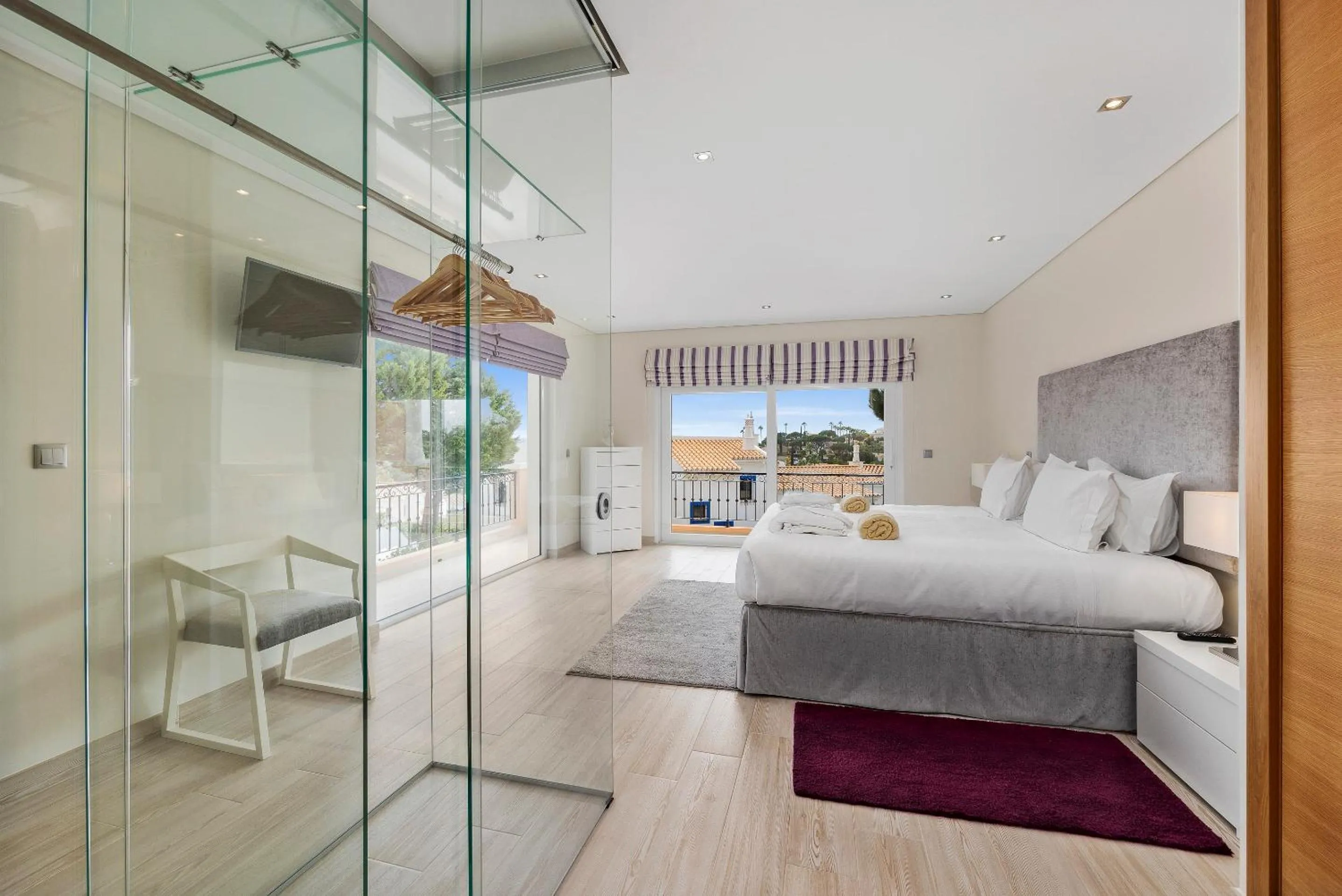 Bed in Vale Do Lobo Resort