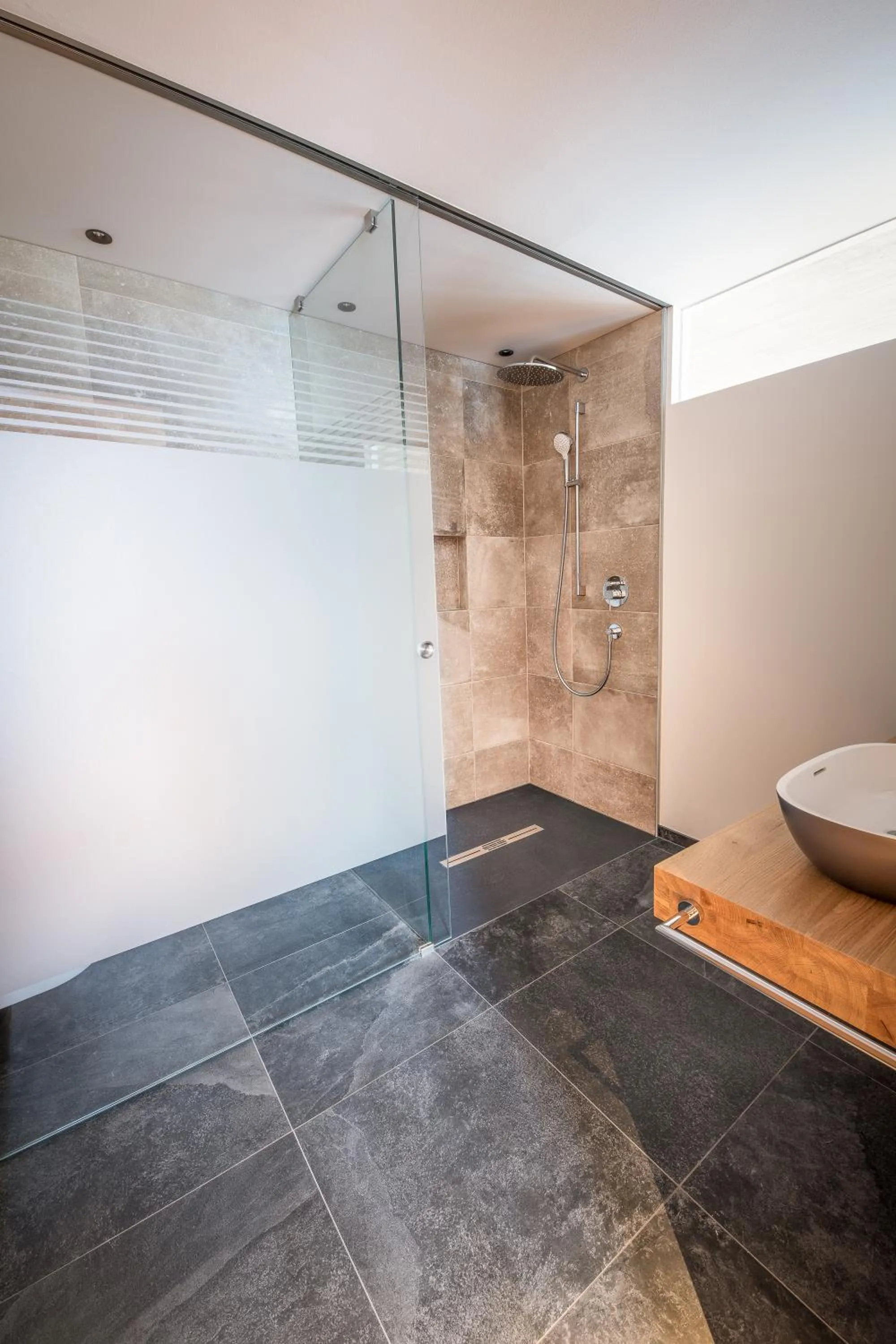 Shower in Glanz & Glory Appartements Längenfeld