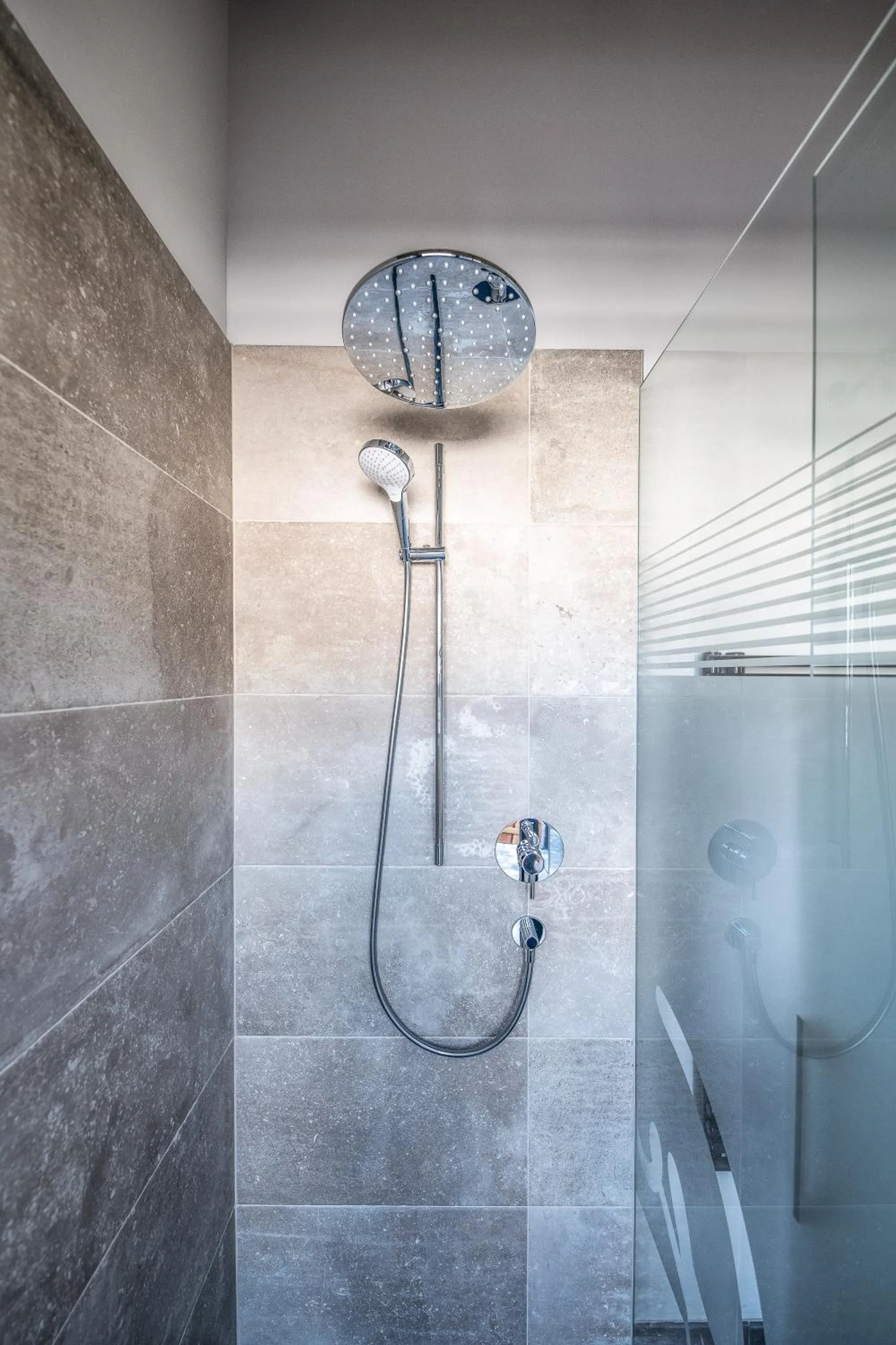 Shower in Glanz & Glory Appartements Längenfeld
