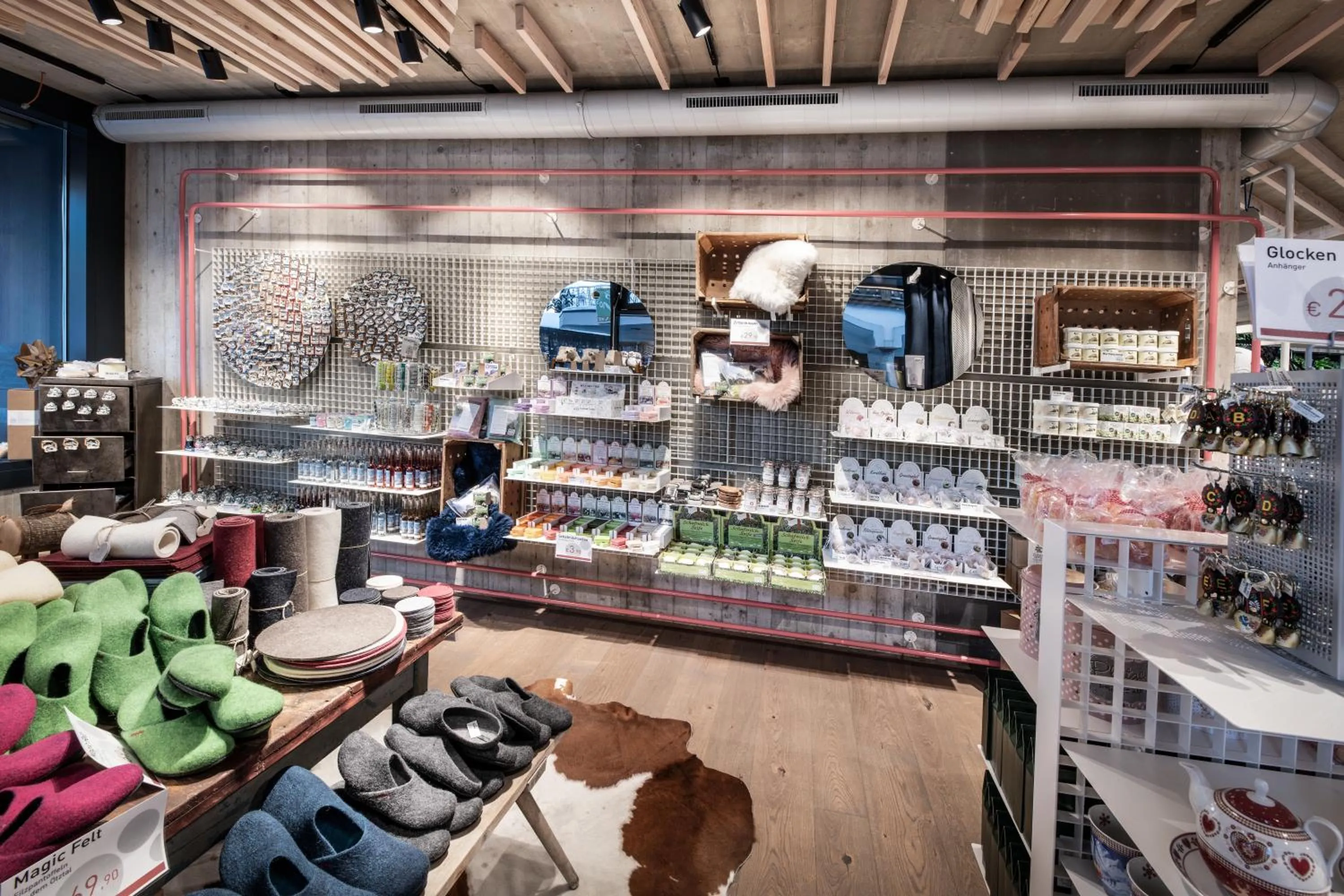 On-site shops in Glanz & Glory Appartements Längenfeld