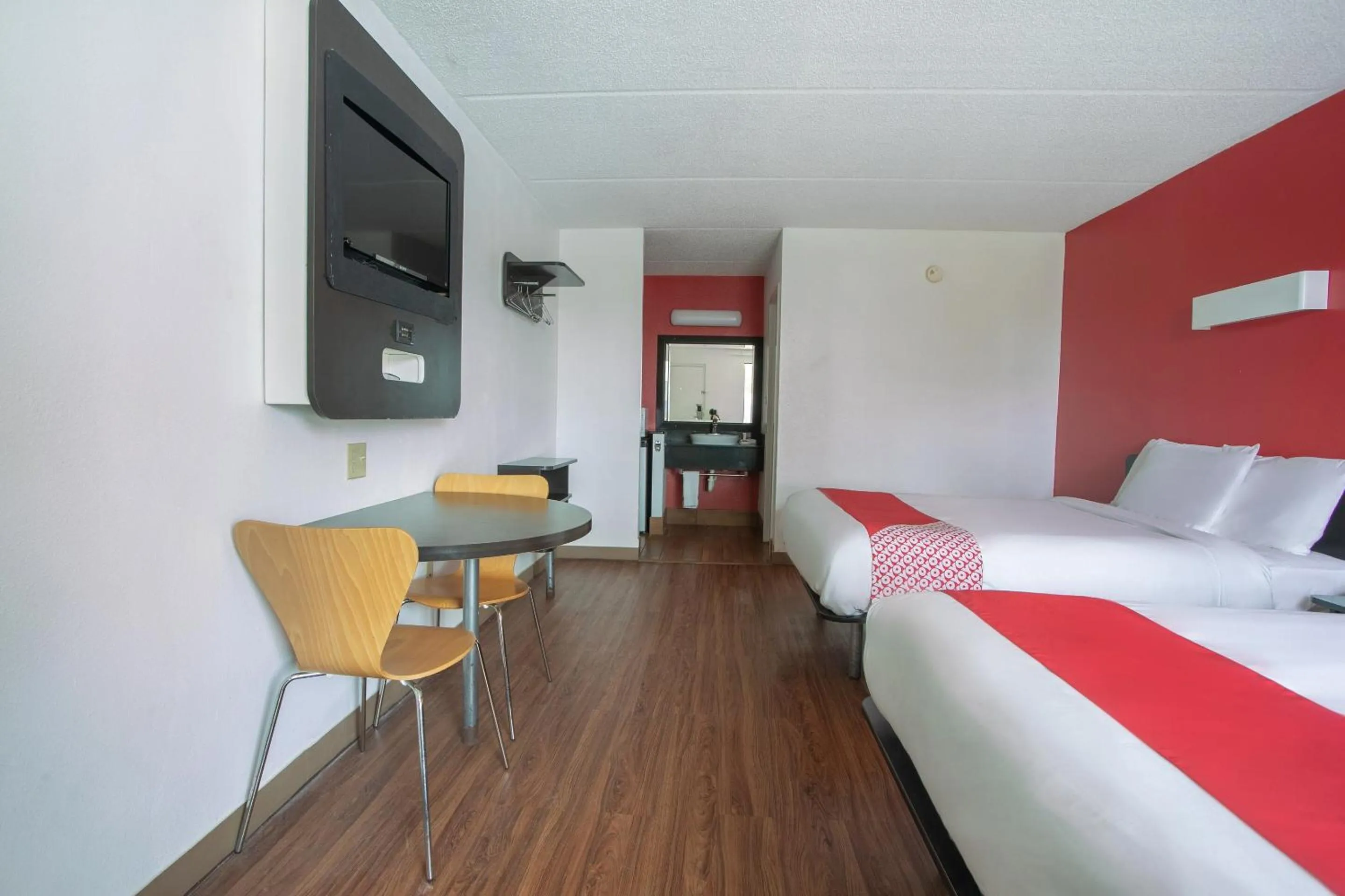 Bedroom in OYO Hotel Lake Park-Valdosta I-75