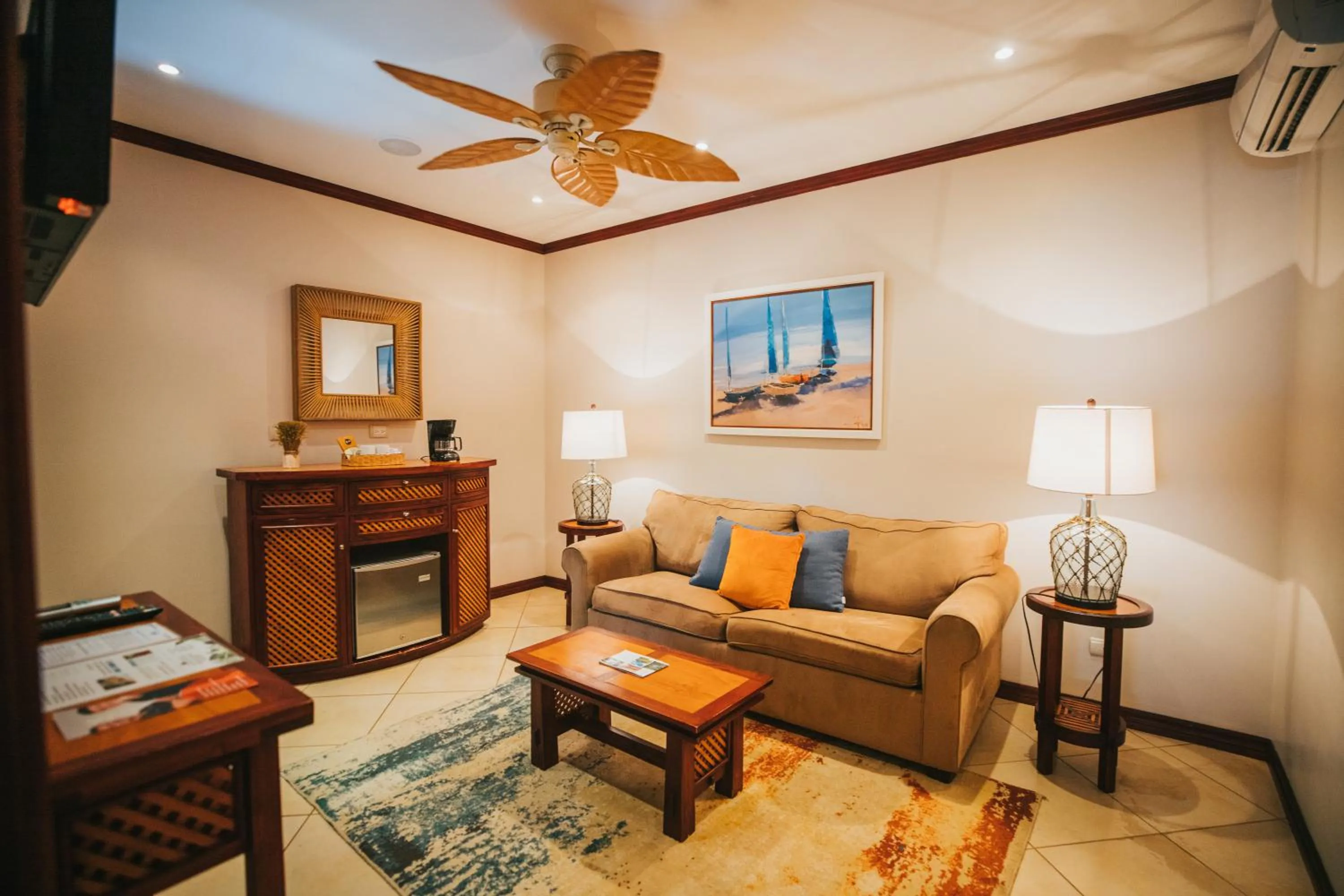 Living room in Hotel Bosque del Mar Playa Hermosa